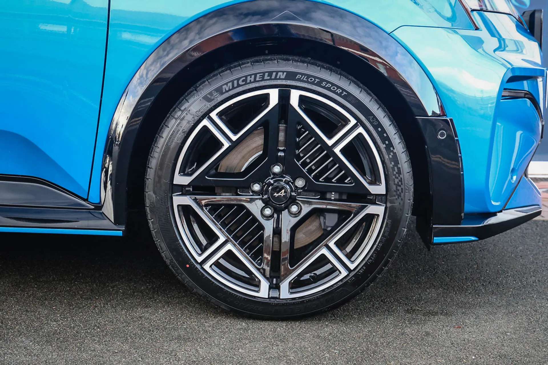 2025 ALPINE A290 2025 ALPINE A290