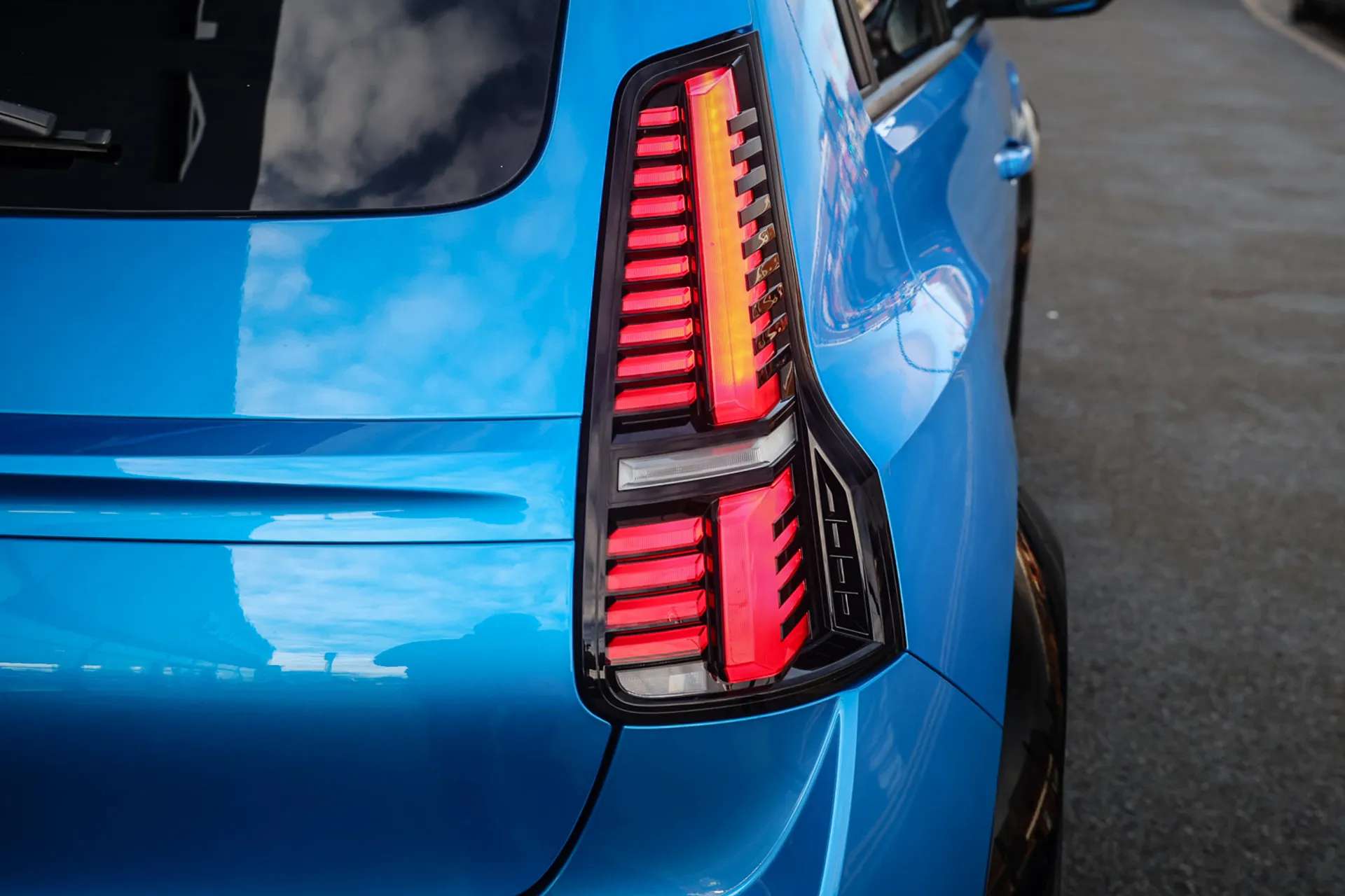 2025 ALPINE A290 2025 ALPINE A290