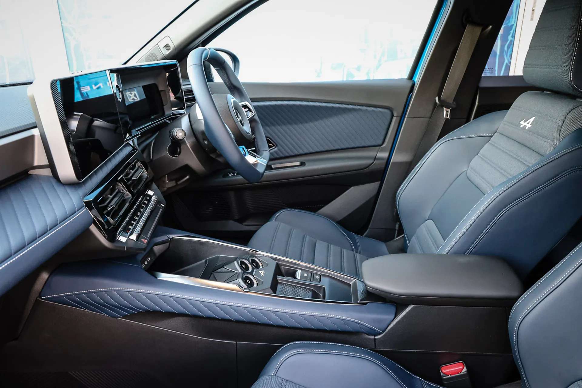 2025 ALPINE A290 2025 ALPINE A290