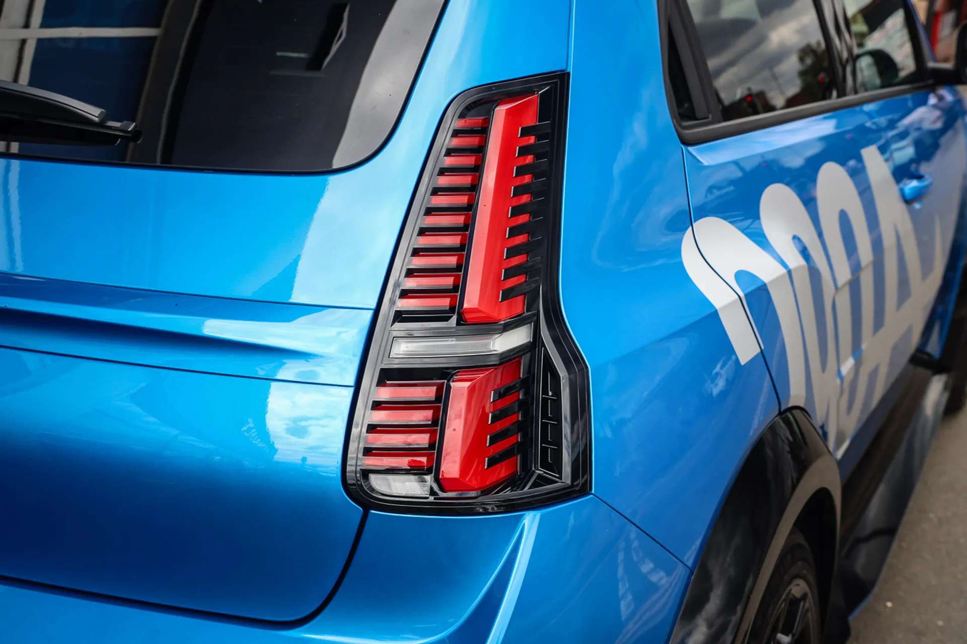 2025 ALPINE A290 2025 ALPINE A290