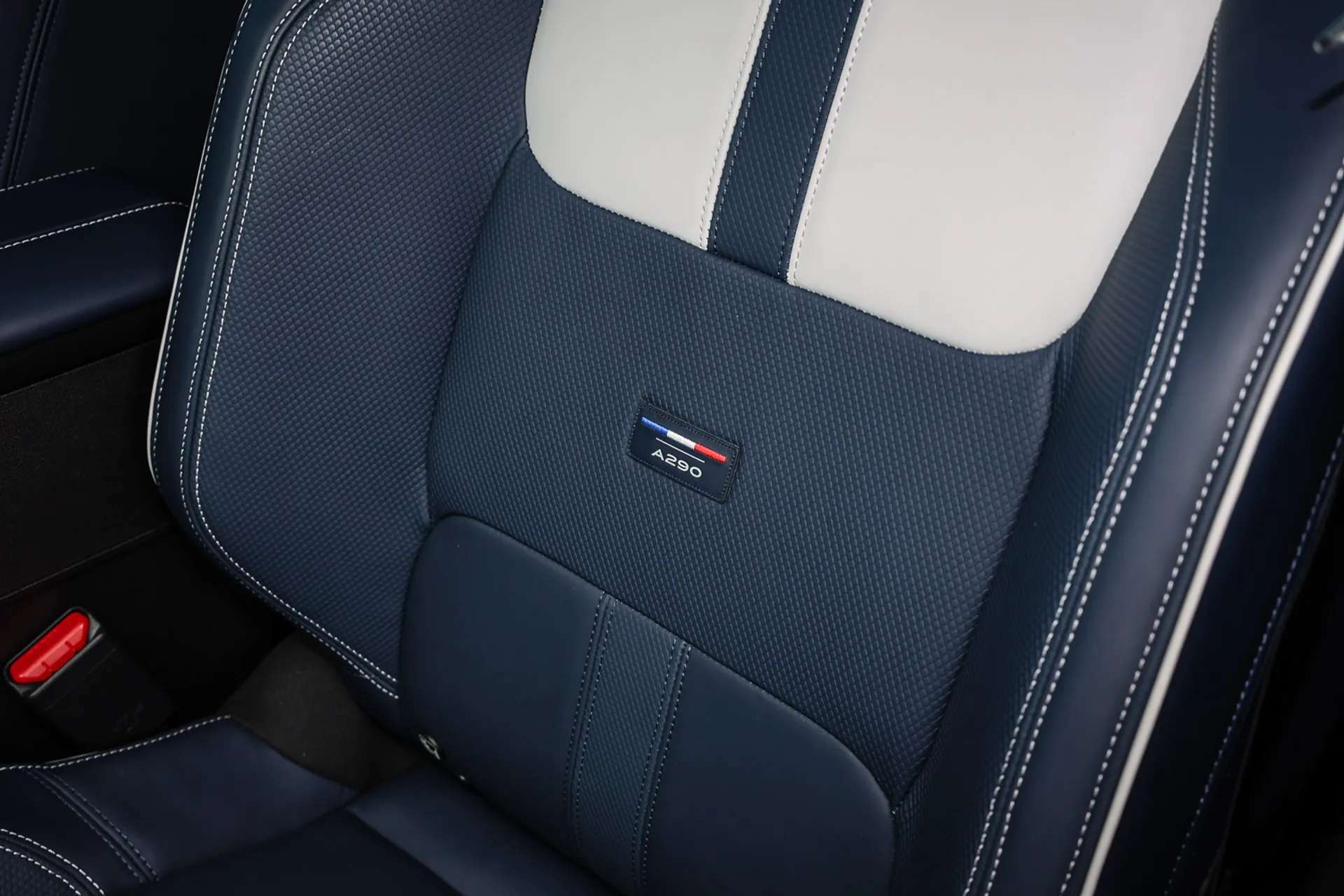 2025 ALPINE A290 2025 ALPINE A290