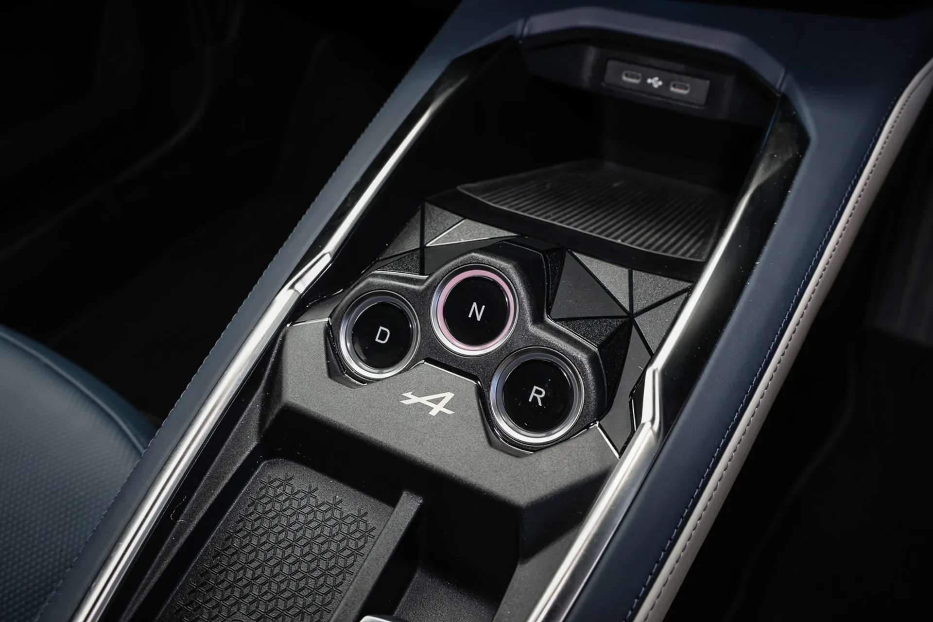 2025 ALPINE A290 2025 ALPINE A290