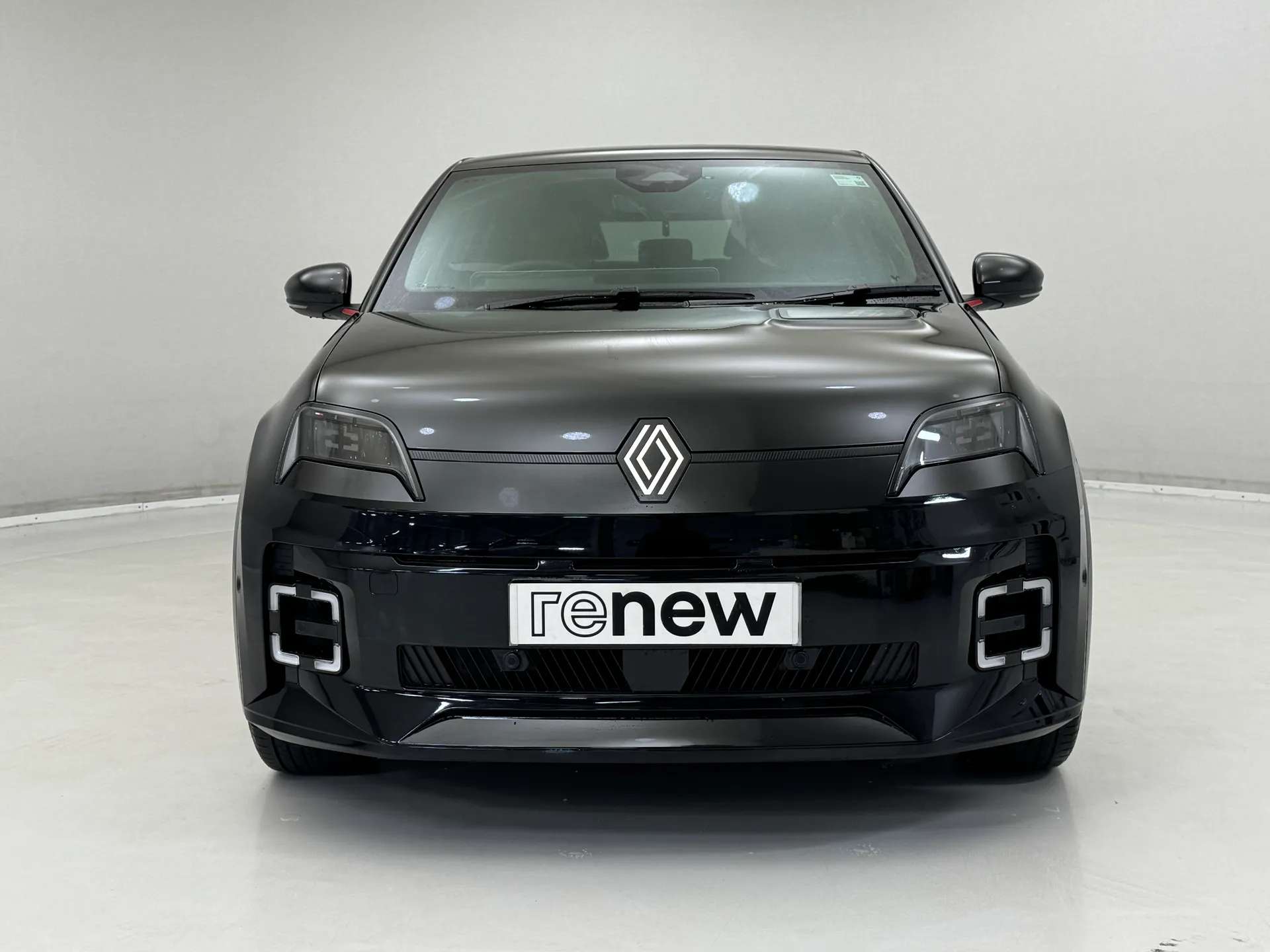 A 2025 RENAULT 5 110kW Iconic Five Comfort Range 52kWh 5dr Auto A 2025 RENAULT 5 110kW Iconic Five Comfort Range 52kWh 5dr Auto