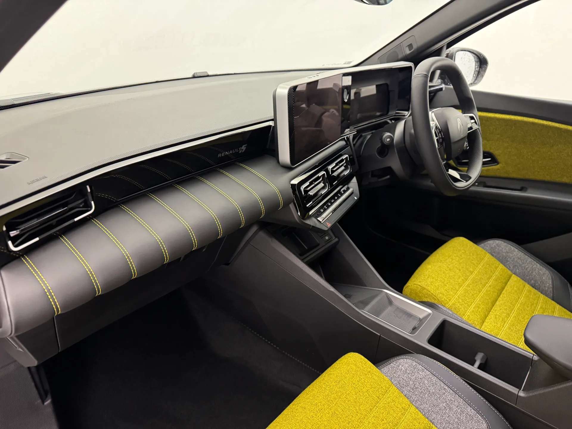 2025 RENAULT 5 2025 RENAULT 5