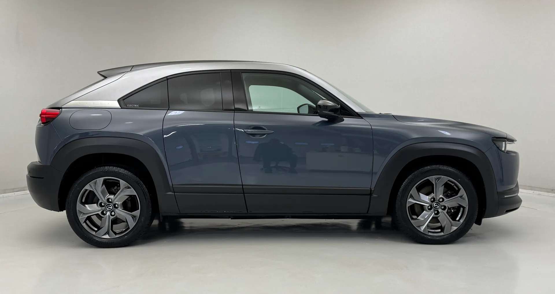 2022 MAZDA MX-30 2022 MAZDA MX-30