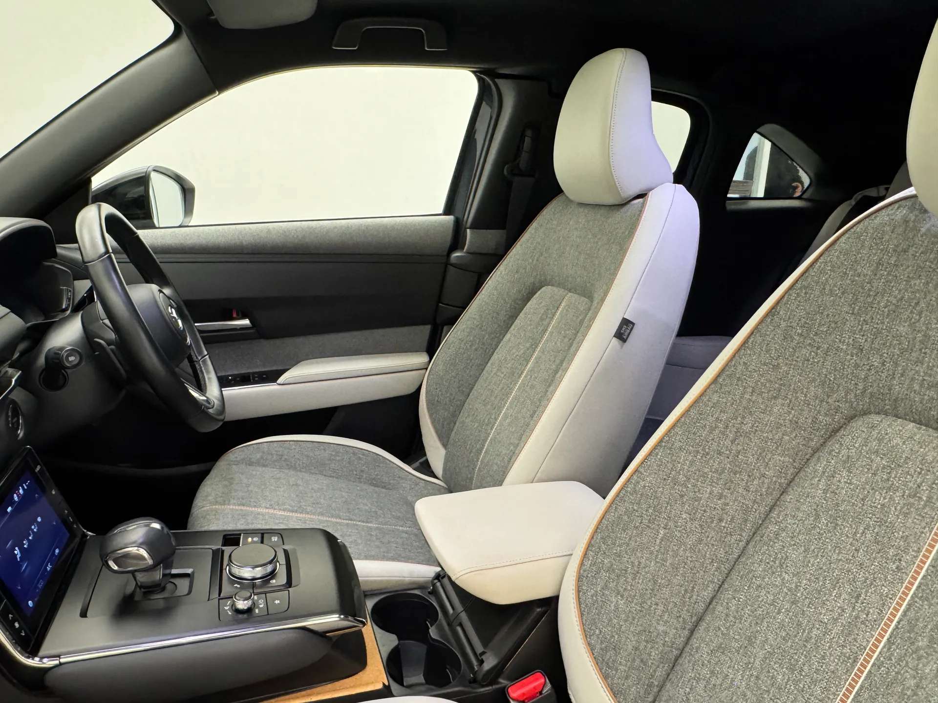 2022 MAZDA MX-30 2022 MAZDA MX-30