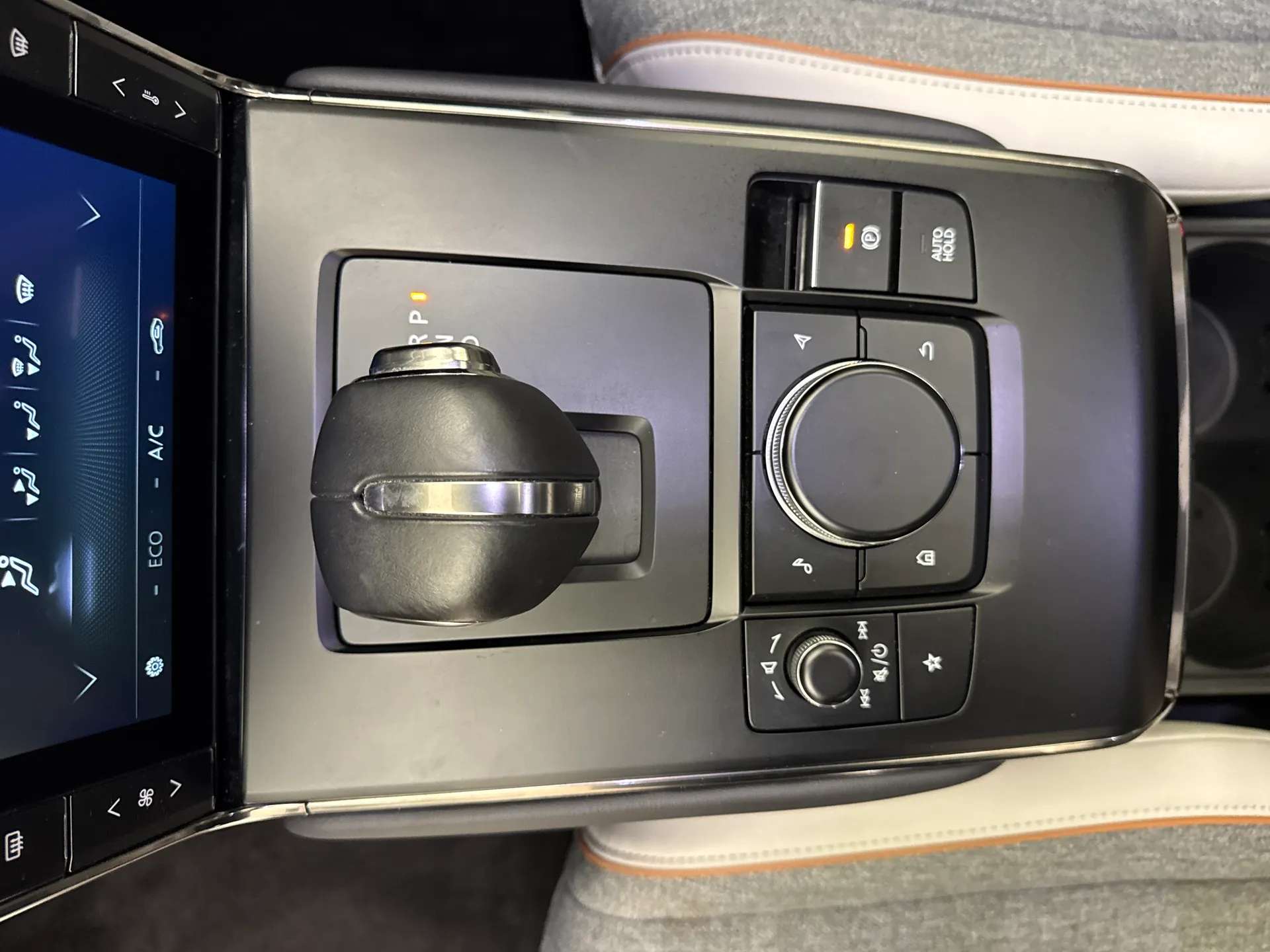 2022 MAZDA MX-30 2022 MAZDA MX-30