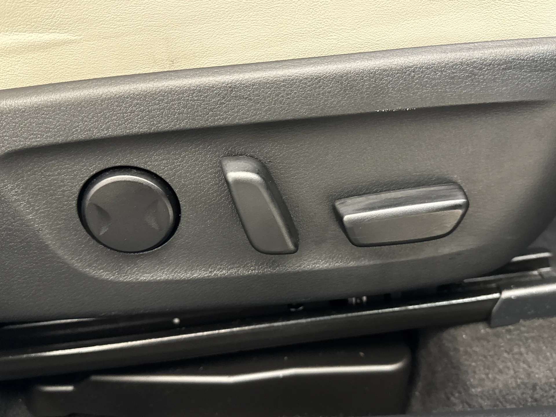 2022 MAZDA MX-30 2022 MAZDA MX-30