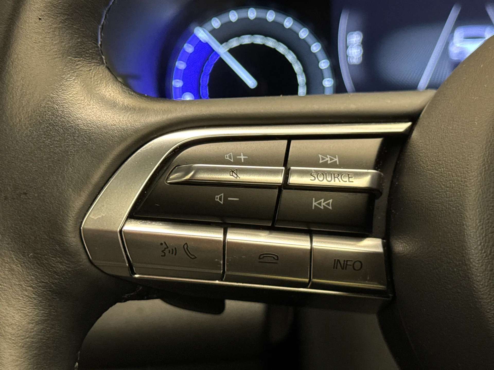 2022 MAZDA MX-30 2022 MAZDA MX-30