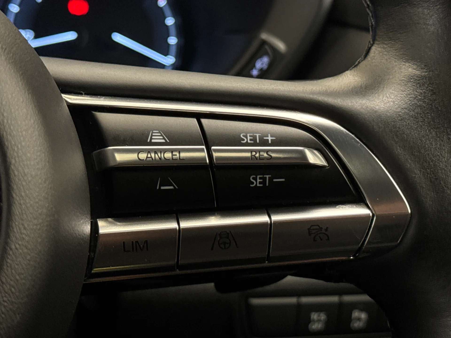 2022 MAZDA MX-30 2022 MAZDA MX-30