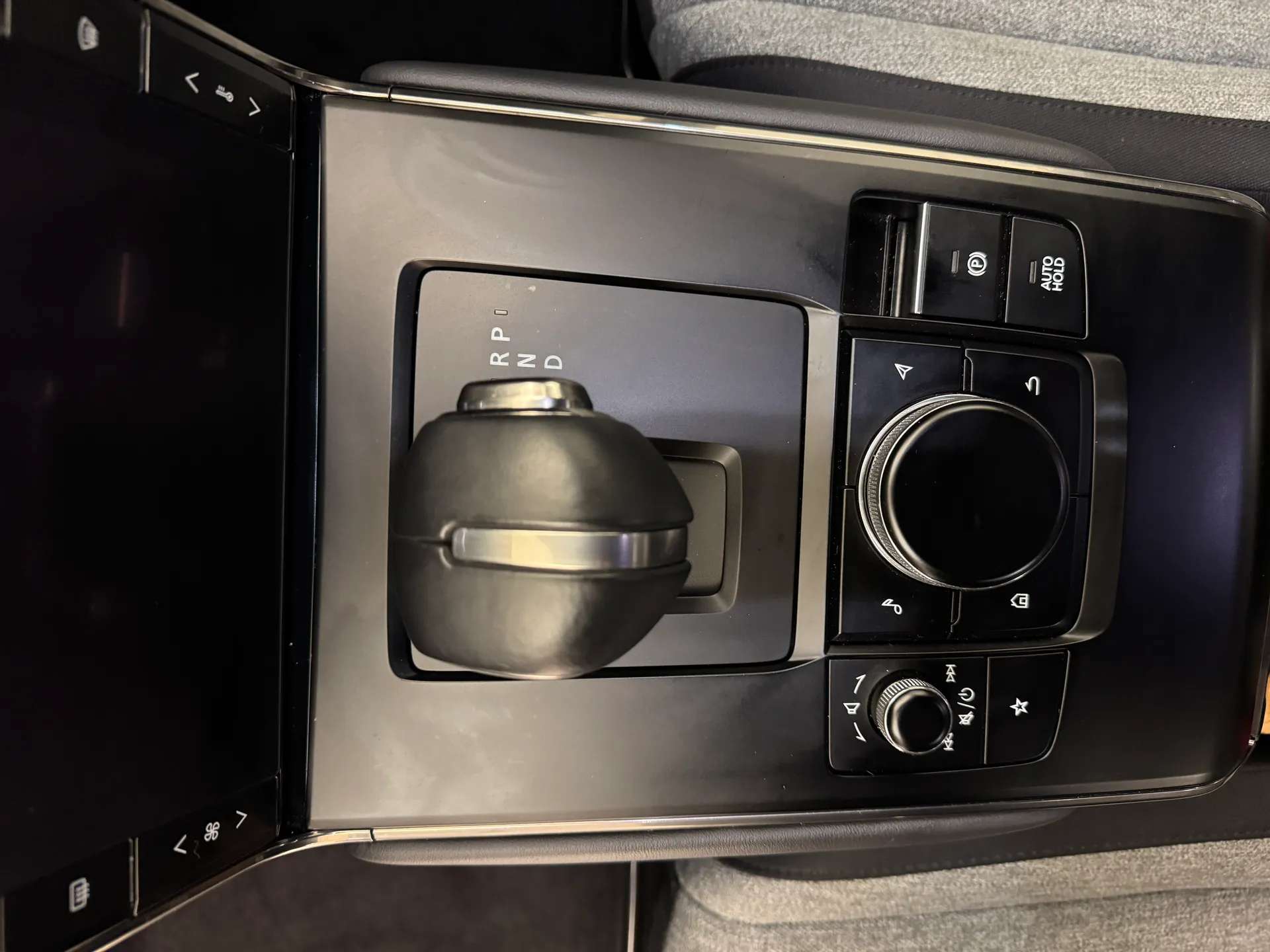 2021 MAZDA MX-30 2021 MAZDA MX-30