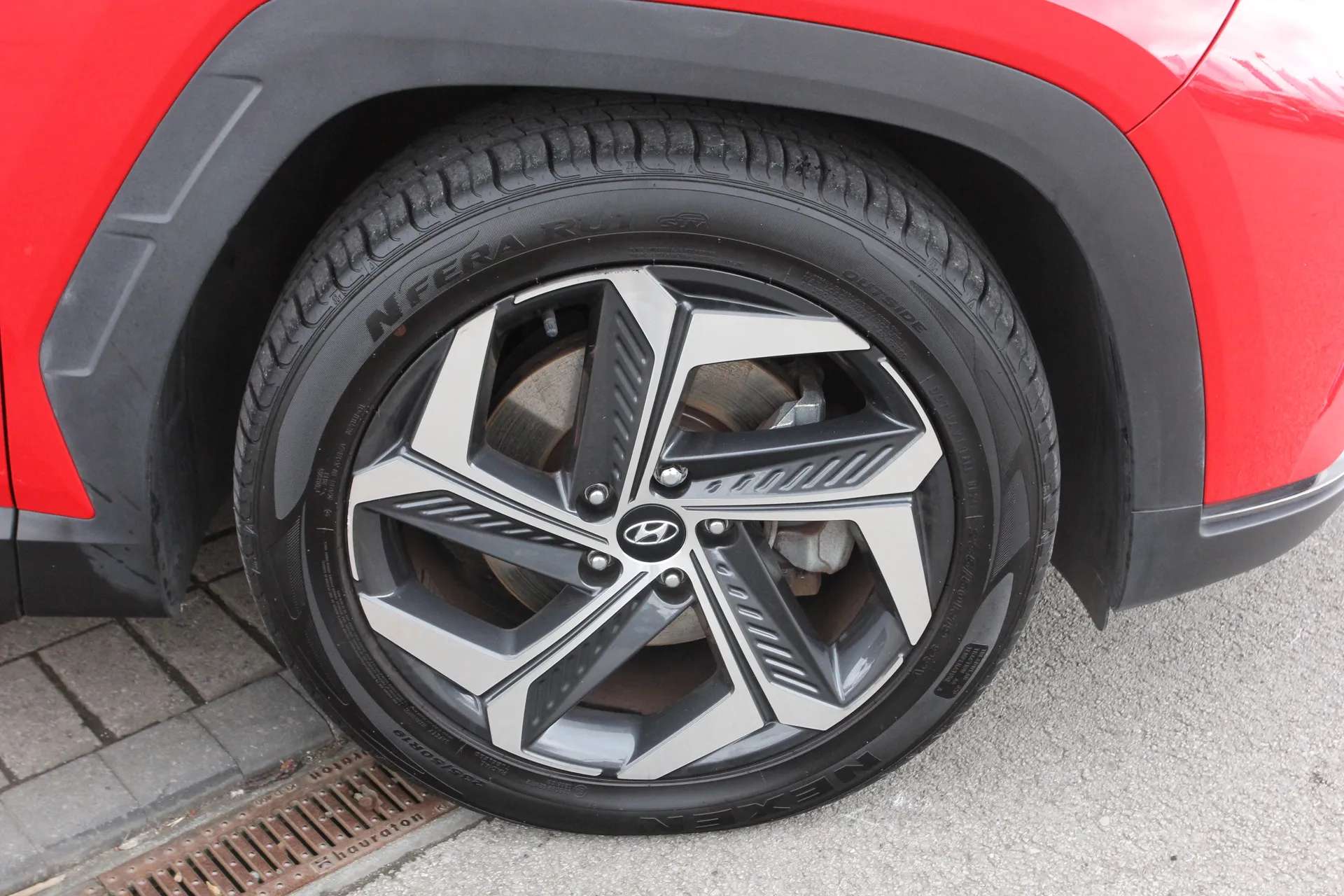 A 2021 HYUNDAI TUCSON 1.6 TGDi Hybrid 230 Premium 5dr 2WD Auto A 2021 HYUNDAI TUCSON 1.6 TGDi Hybrid 230 Premium 5dr 2WD Auto