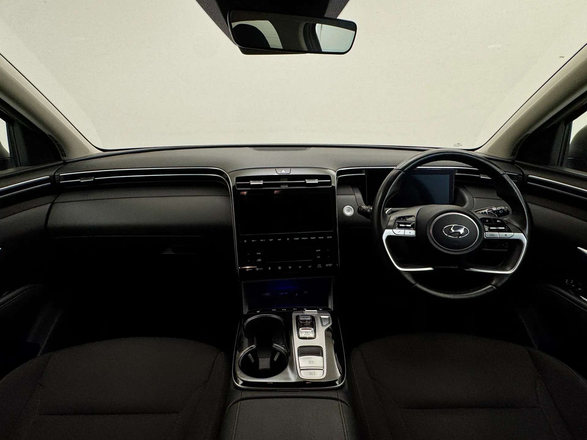 A 2022 HYUNDAI TUCSON 1.6 TGDi Hybrid 230 Premium 5dr 2WD Auto A 2022 HYUNDAI TUCSON 1.6 TGDi Hybrid 230 Premium 5dr 2WD Auto