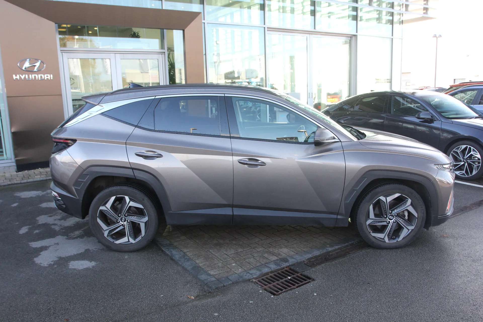 A 2022 HYUNDAI TUCSON 1.6 TGDi Hybrid 230 Premium 5dr 2WD Auto A 2022 HYUNDAI TUCSON 1.6 TGDi Hybrid 230 Premium 5dr 2WD Auto