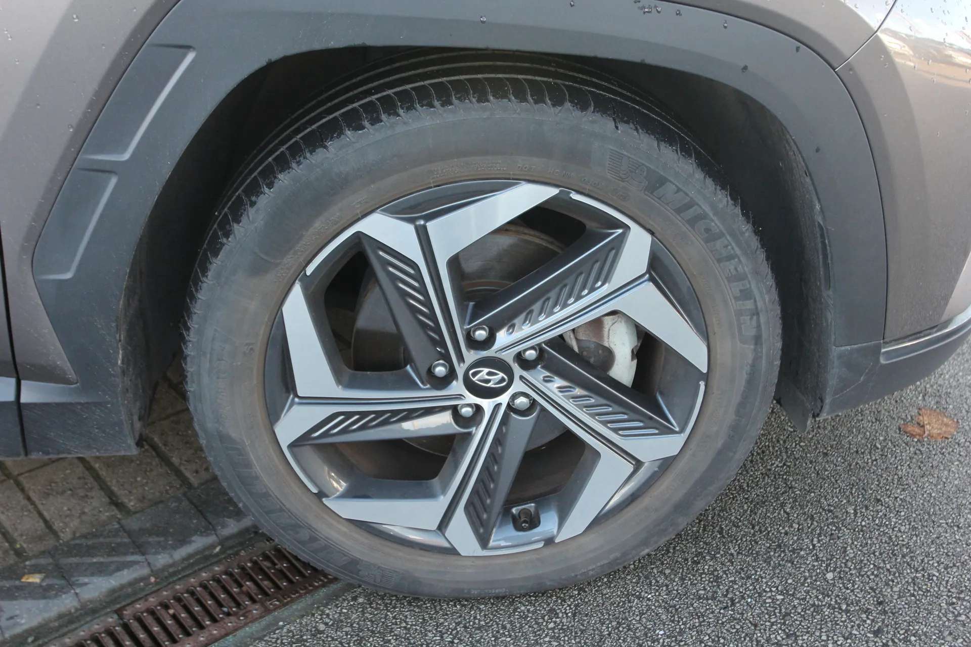 A 2022 HYUNDAI TUCSON 1.6 TGDi Hybrid 230 Premium 5dr 2WD Auto A 2022 HYUNDAI TUCSON 1.6 TGDi Hybrid 230 Premium 5dr 2WD Auto