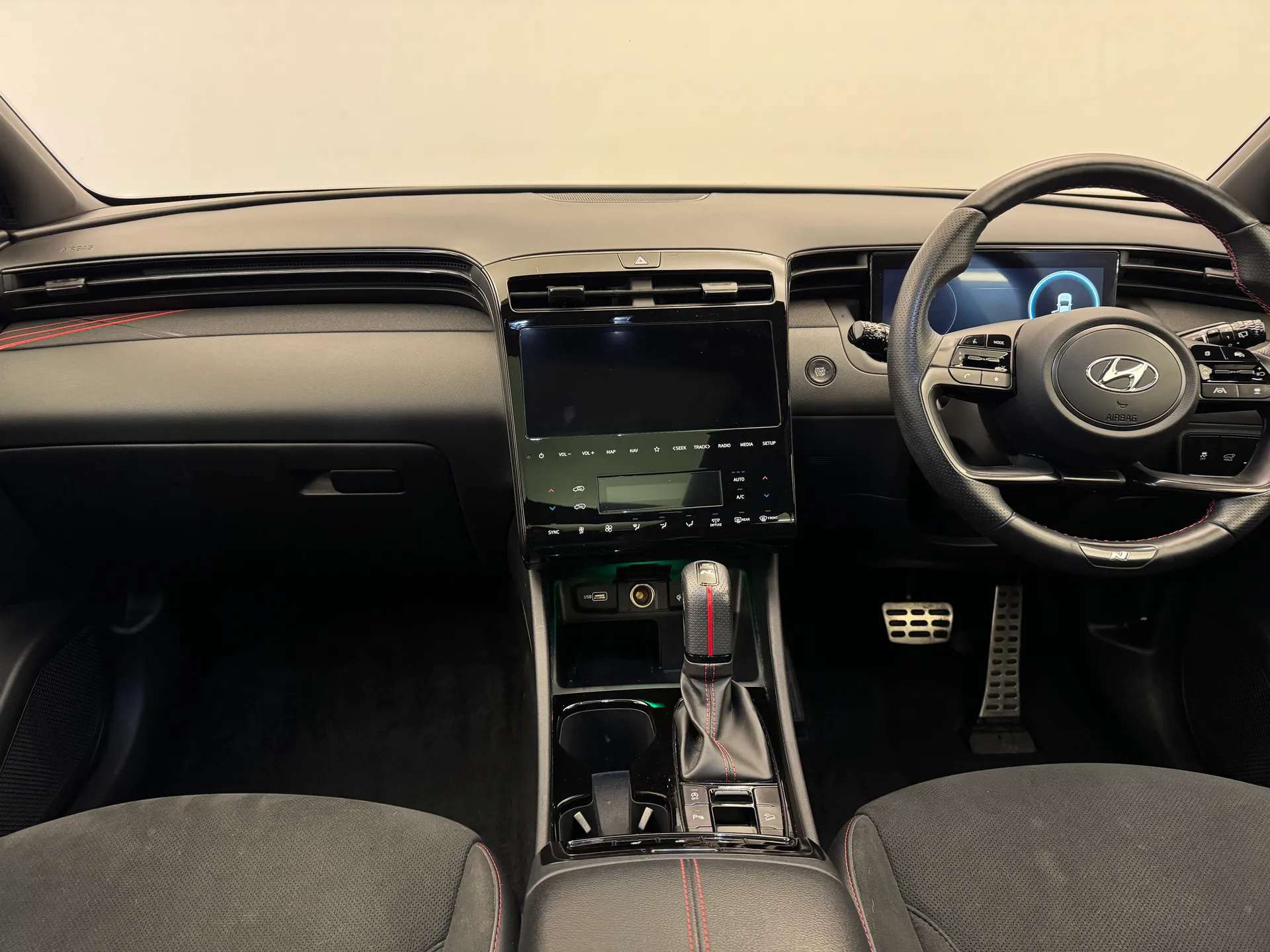 A 2023 HYUNDAI TUCSON 1.6 TGDi 48V MHD N Line S 5dr 2WD DCT A 2023 HYUNDAI TUCSON 1.6 TGDi 48V MHD N Line S 5dr 2WD DCT