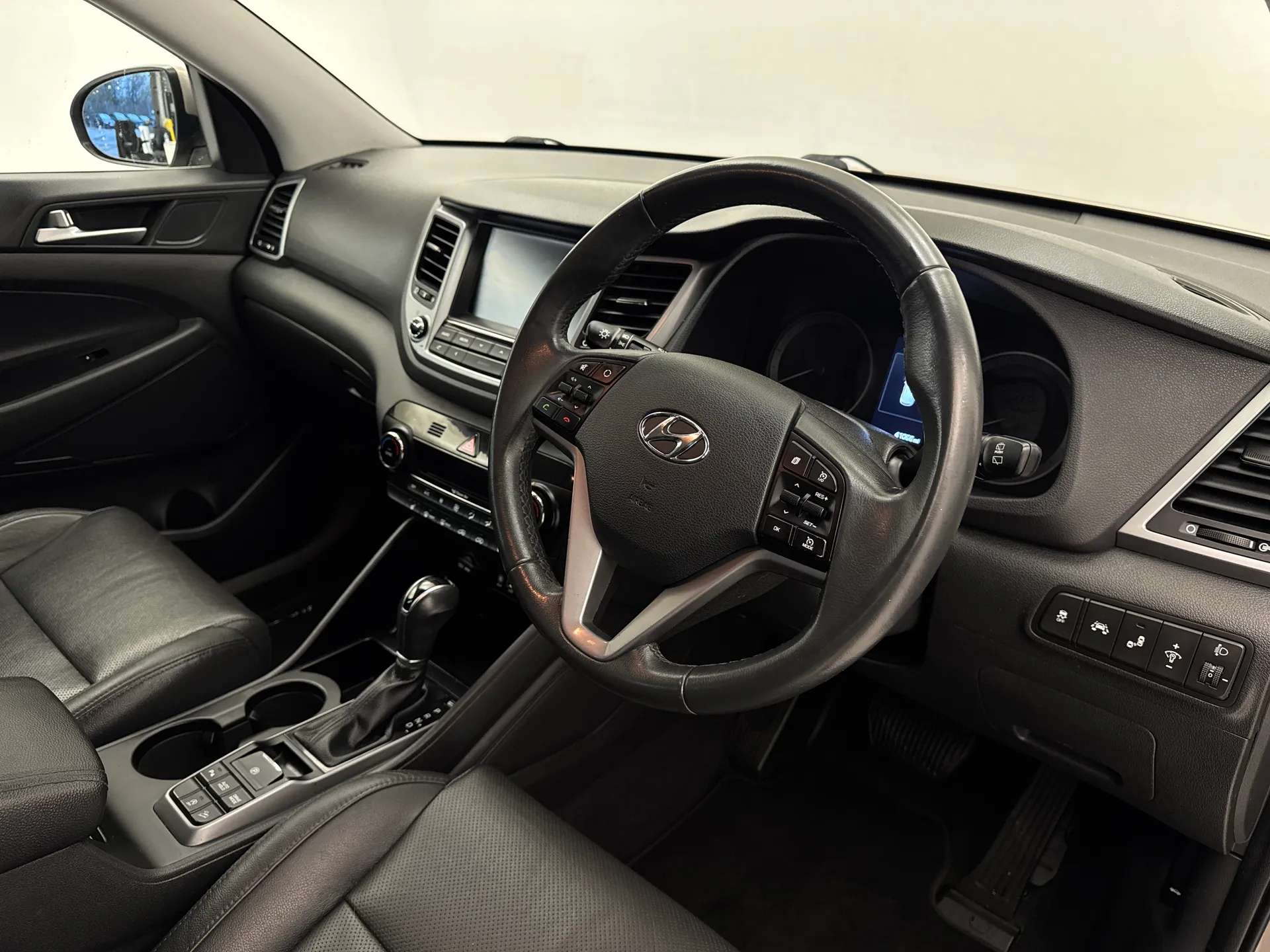 A 2017 HYUNDAI TUCSON 1.7 CRDi Blue Drive Premium 5dr 2WD DCT A 2017 HYUNDAI TUCSON 1.7 CRDi Blue Drive Premium 5dr 2WD DCT