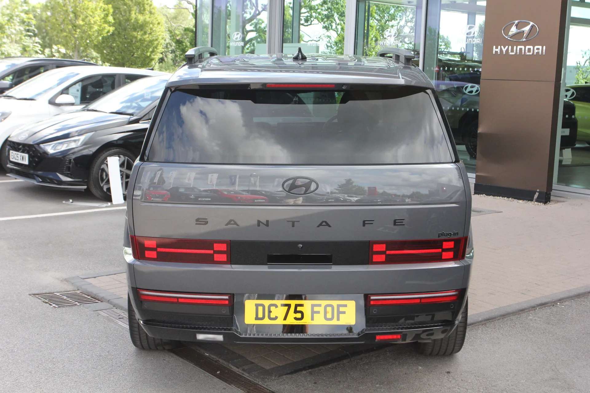 A 2026 HYUNDAI SANTA FE 1.6 TGDi Plug-in Hybrid Calligraphy 5dr 4WD Auto A 2026 HYUNDAI SANTA FE 1.6 TGDi Plug-in Hybrid Calligraphy 5dr 4WD Auto
