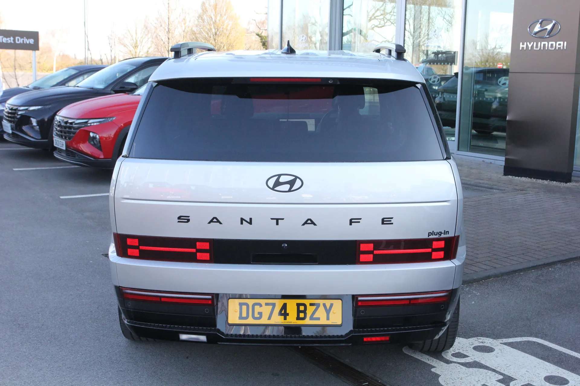 A 2024 HYUNDAI SANTA FE 1.6 TGDi Plug-in Hybrid Calligraphy 5dr 4WD Auto A 2024 HYUNDAI SANTA FE 1.6 TGDi Plug-in Hybrid Calligraphy 5dr 4WD Auto