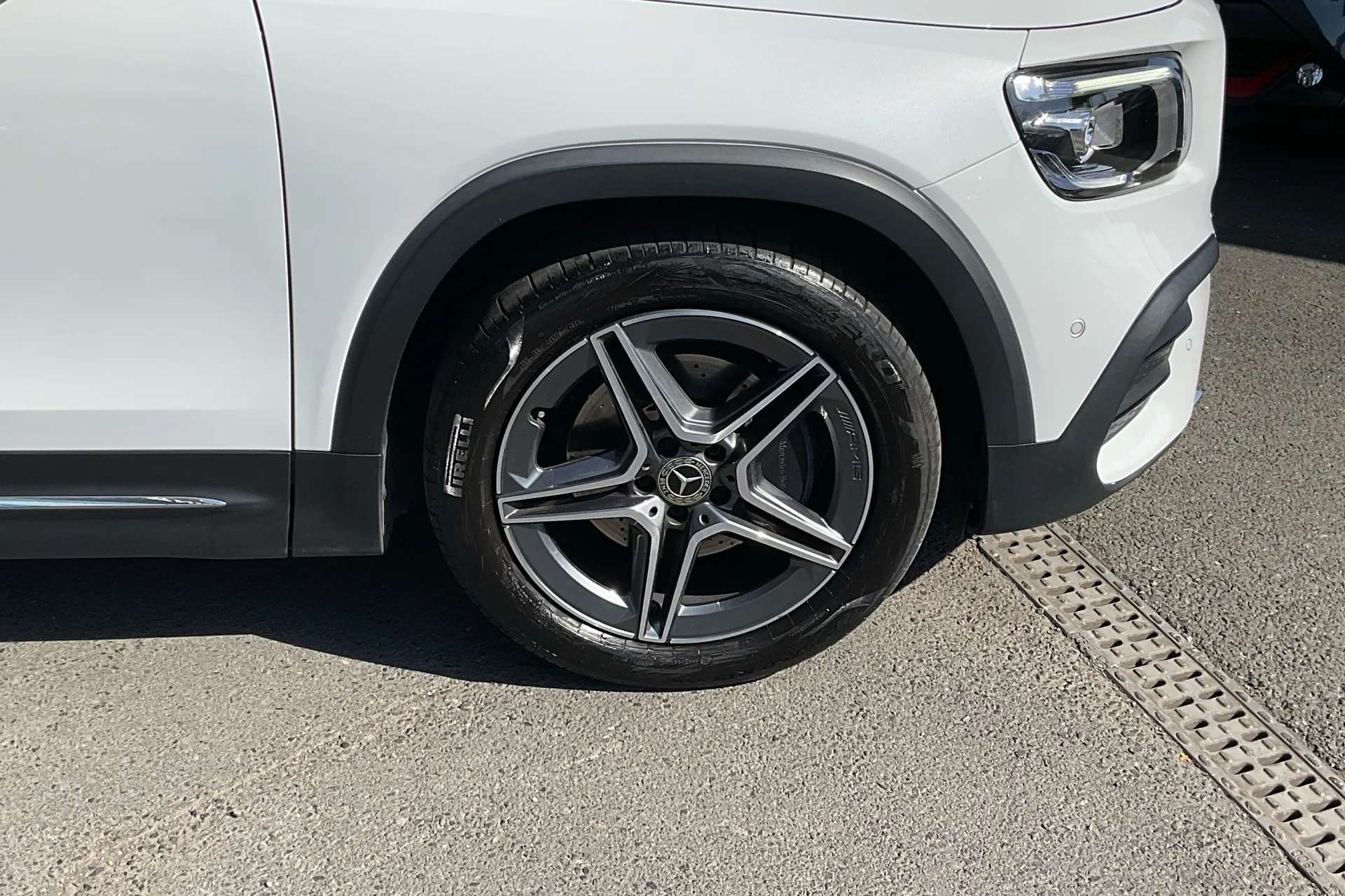 A 2022 MERCEDES-BENZ GLB GLB 200 AMG Line Premium 5dr 7G-Tronic A 2022 MERCEDES-BENZ GLB GLB 200 AMG Line Premium 5dr 7G-Tronic
