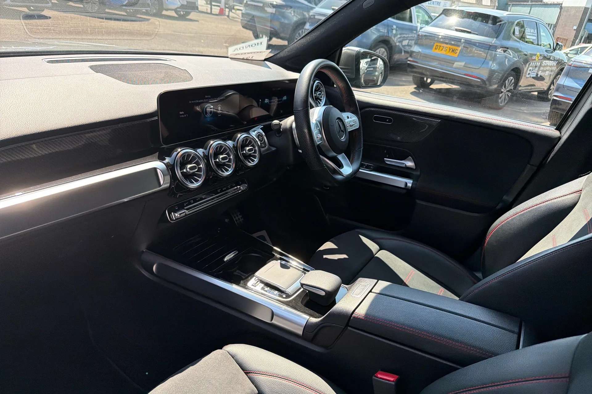 A 2021 MERCEDES-BENZ GLB GLB 220d 4Matic AMG Line Premium 5dr 8G-Tronic A 2021 MERCEDES-BENZ GLB GLB 220d 4Matic AMG Line Premium 5dr 8G-Tronic