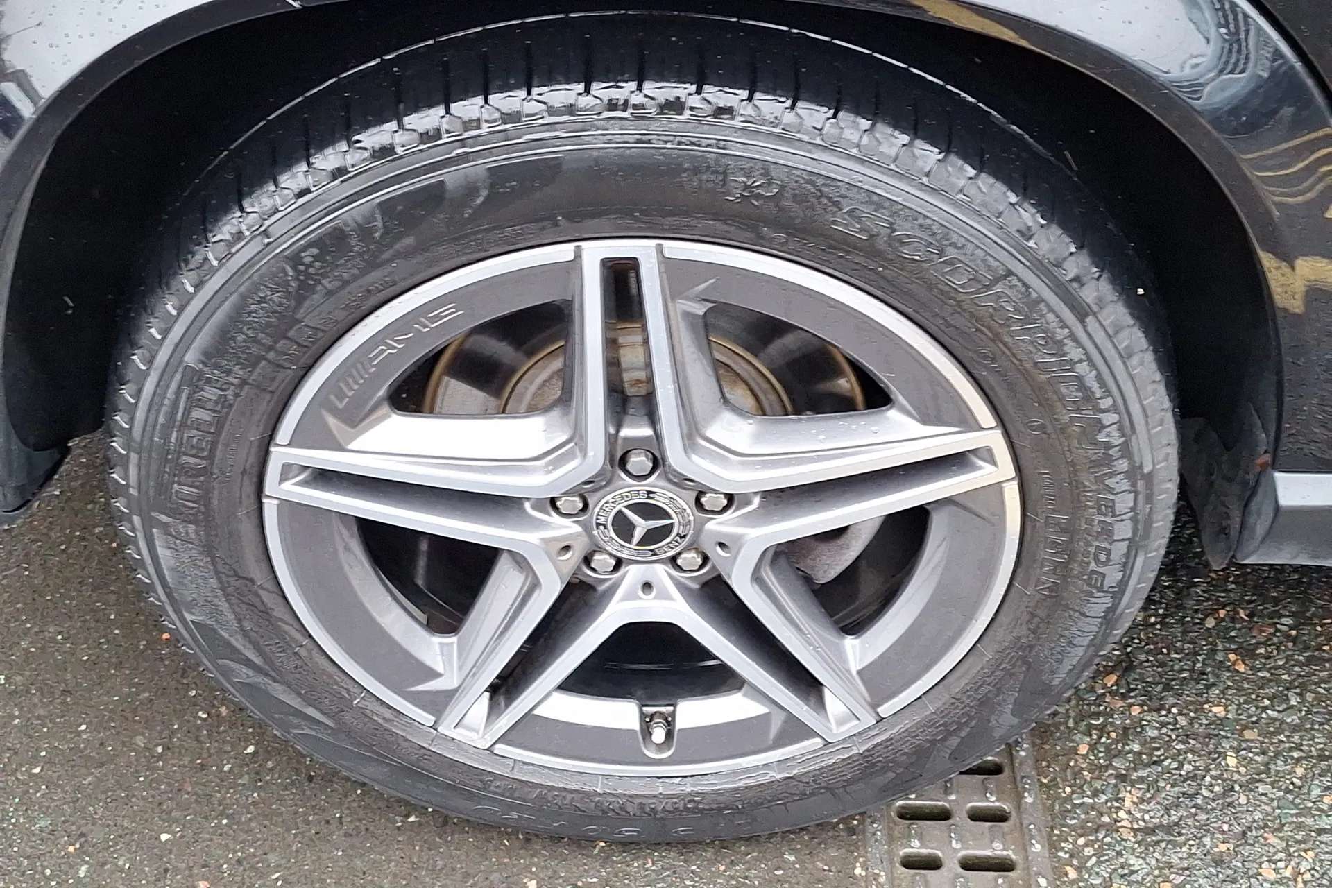 A 2020 MERCEDES-BENZ GLE GLE 300d 4Matic AMG Line Premium 5dr 9G-Tronic A 2020 MERCEDES-BENZ GLE GLE 300d 4Matic AMG Line Premium 5dr 9G-Tronic