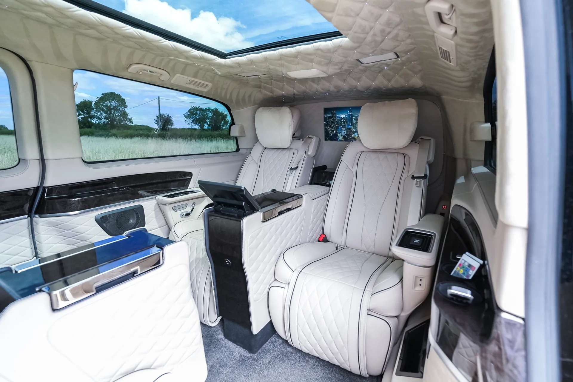 2024 MERCEDES-BENZ V CLASS 2024 MERCEDES-BENZ V CLASS