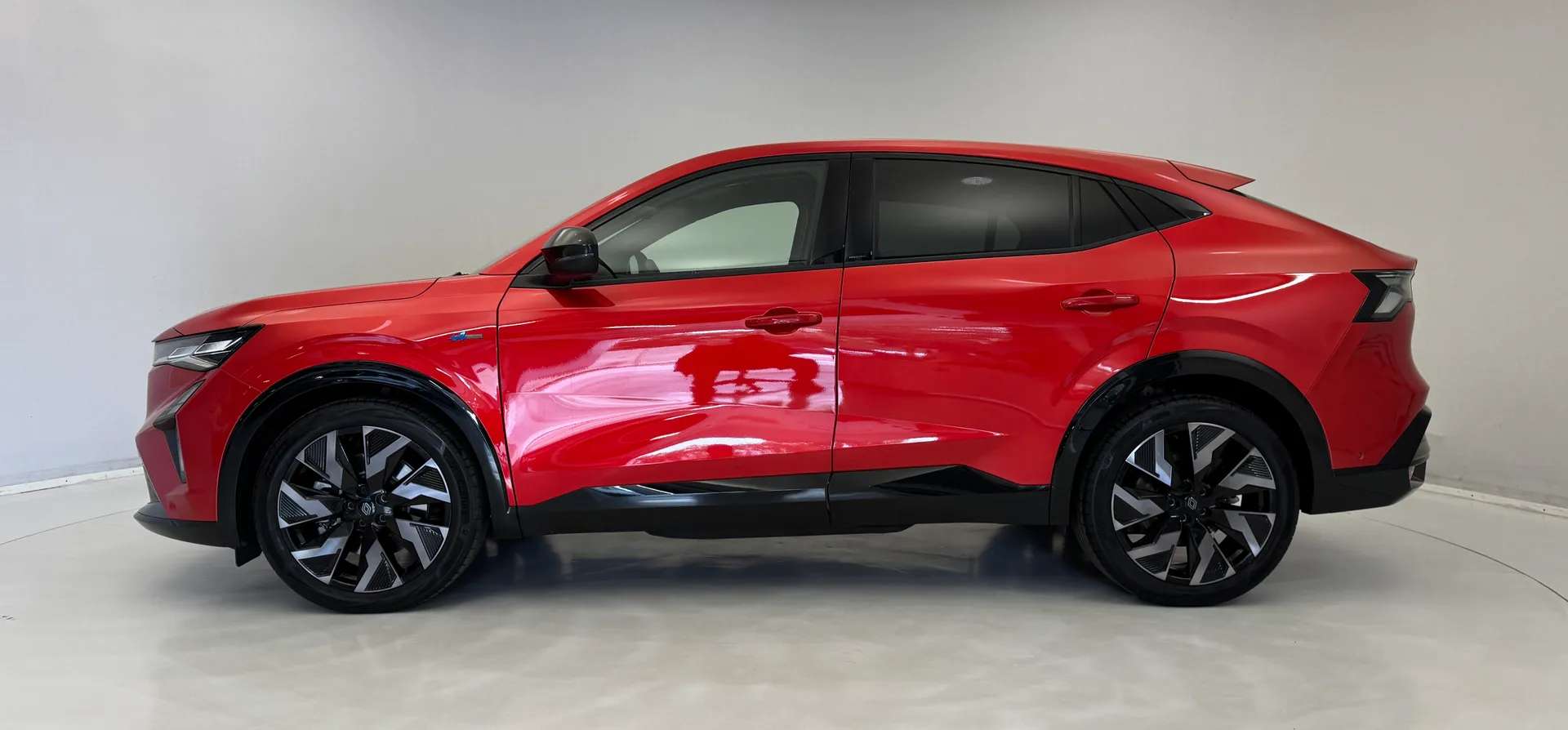 A 2025 RENAULT RAFALE E-Tech FHEV Techno Esprit Alpine 5dr Auto 4C A 2025 RENAULT RAFALE E-Tech FHEV Techno Esprit Alpine 5dr Auto 4C
