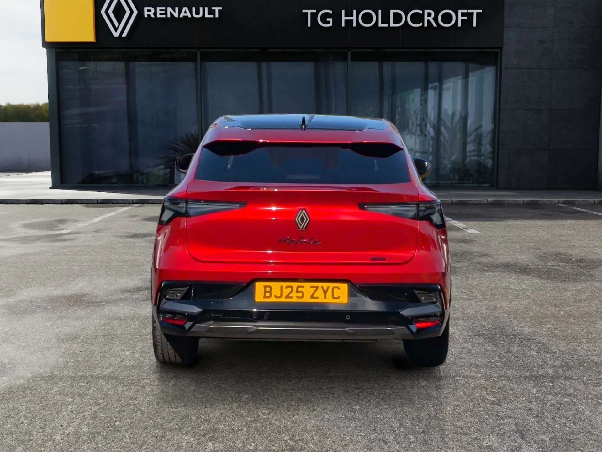 A 2025 RENAULT RAFALE E-Tech FHEV Techno Esprit Alpine 5dr Auto 4C A 2025 RENAULT RAFALE E-Tech FHEV Techno Esprit Alpine 5dr Auto 4C