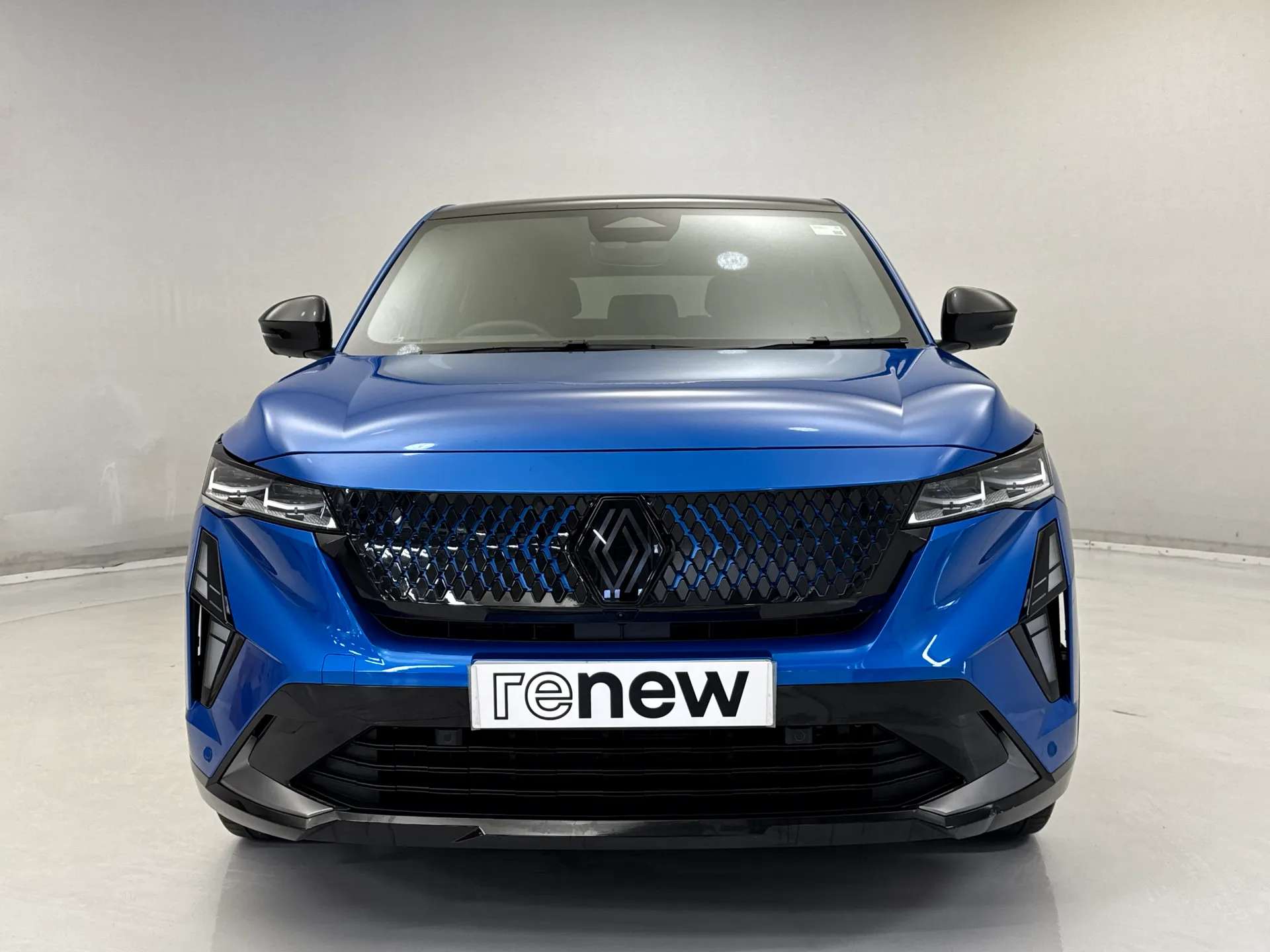 A 2026 RENAULT RAFALE E-Tech FHEV Iconic Esprit Alpine 5dr Auto 4C A 2026 RENAULT RAFALE E-Tech FHEV Iconic Esprit Alpine 5dr Auto 4C
