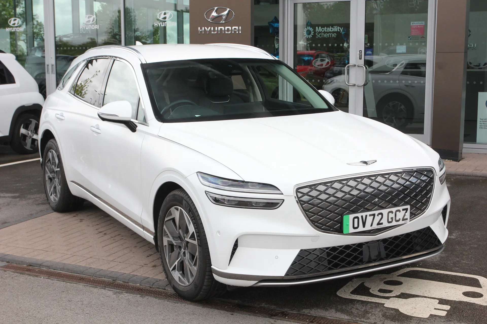 A 2022 GENESIS GV70 360kW Sport 77kWh 5dr Auto AWD A 2022 GENESIS GV70 360kW Sport 77kWh 5dr Auto AWD