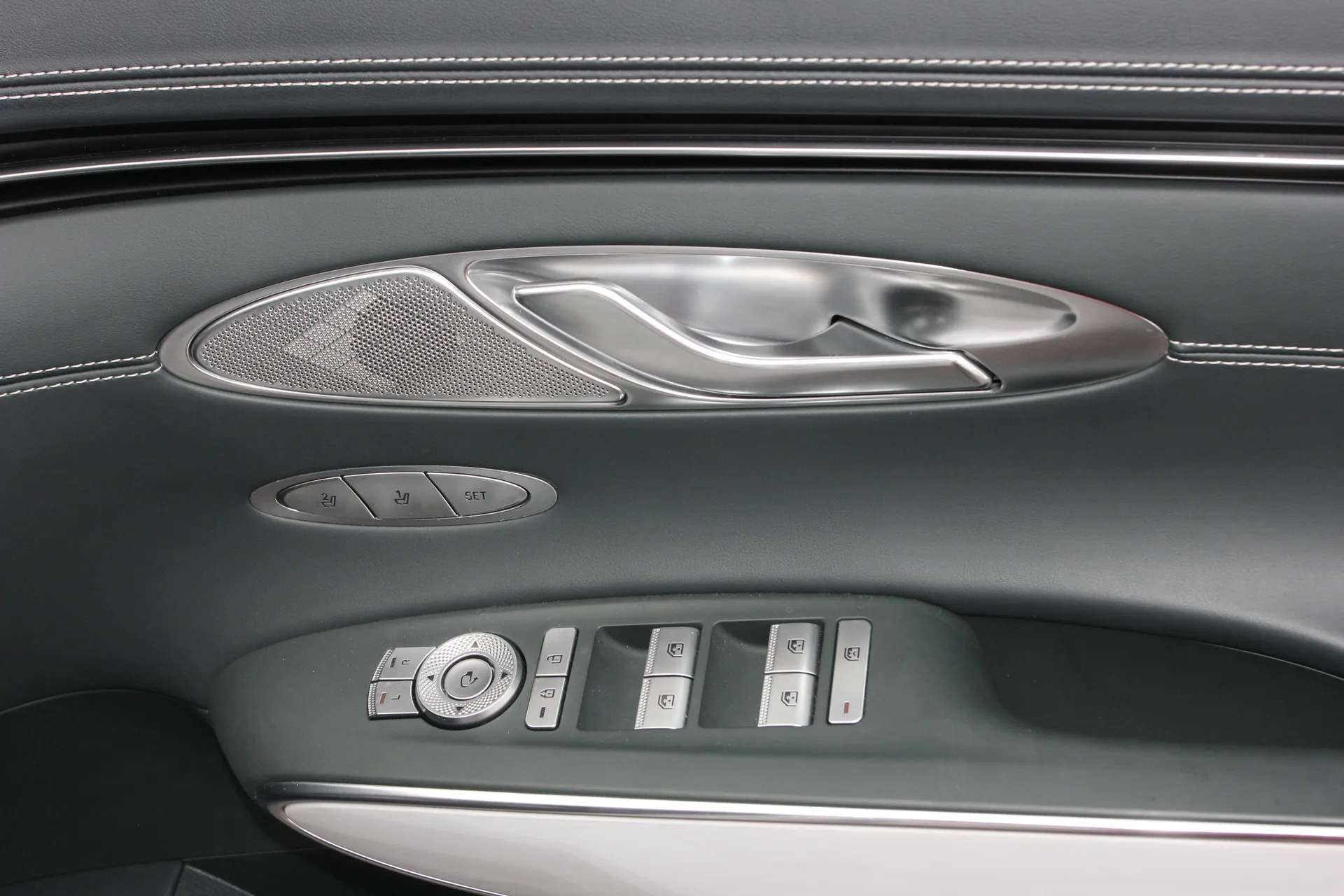 2022 GENESIS GV70 2022 GENESIS GV70