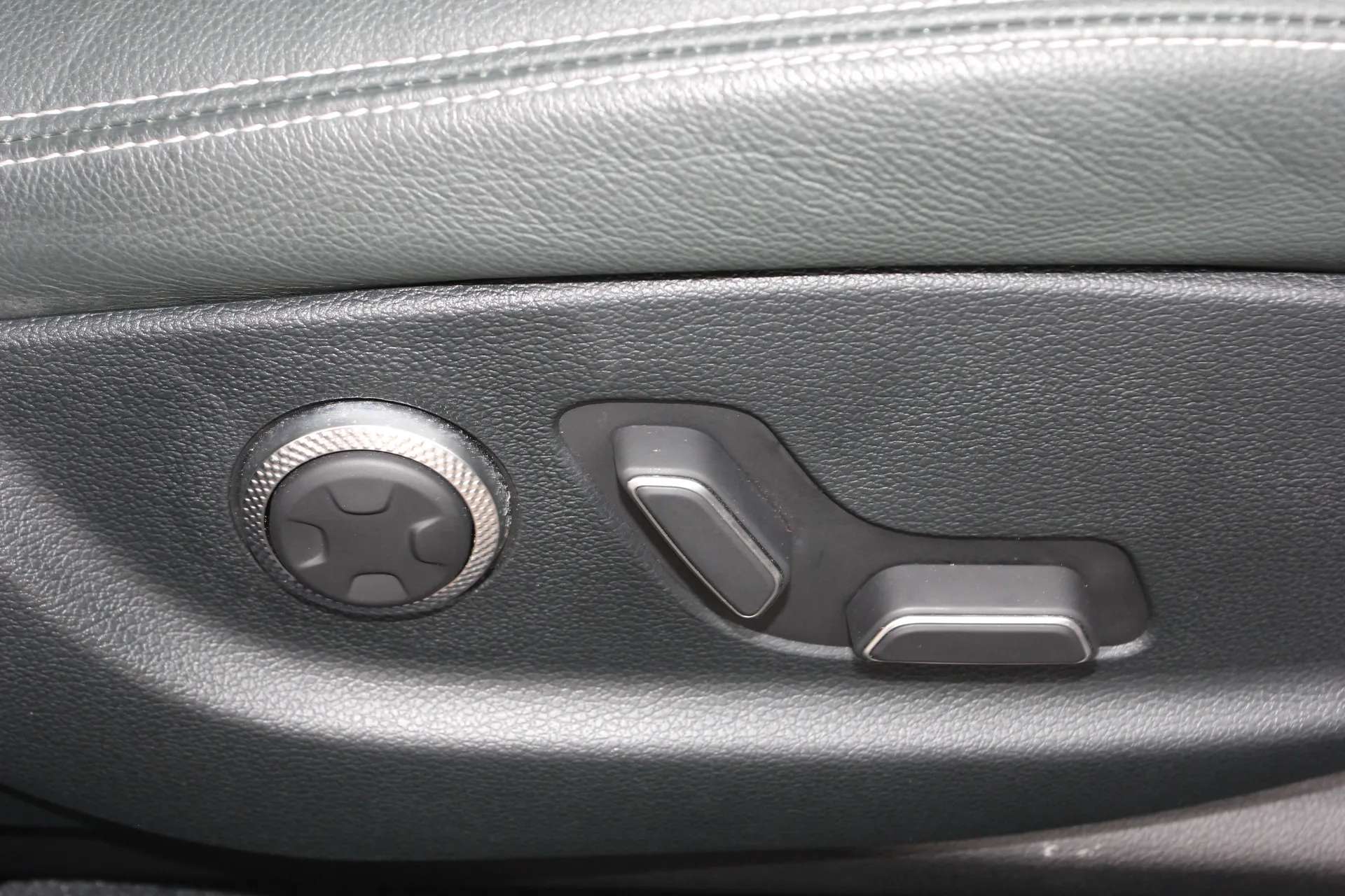 2022 GENESIS GV70 2022 GENESIS GV70
