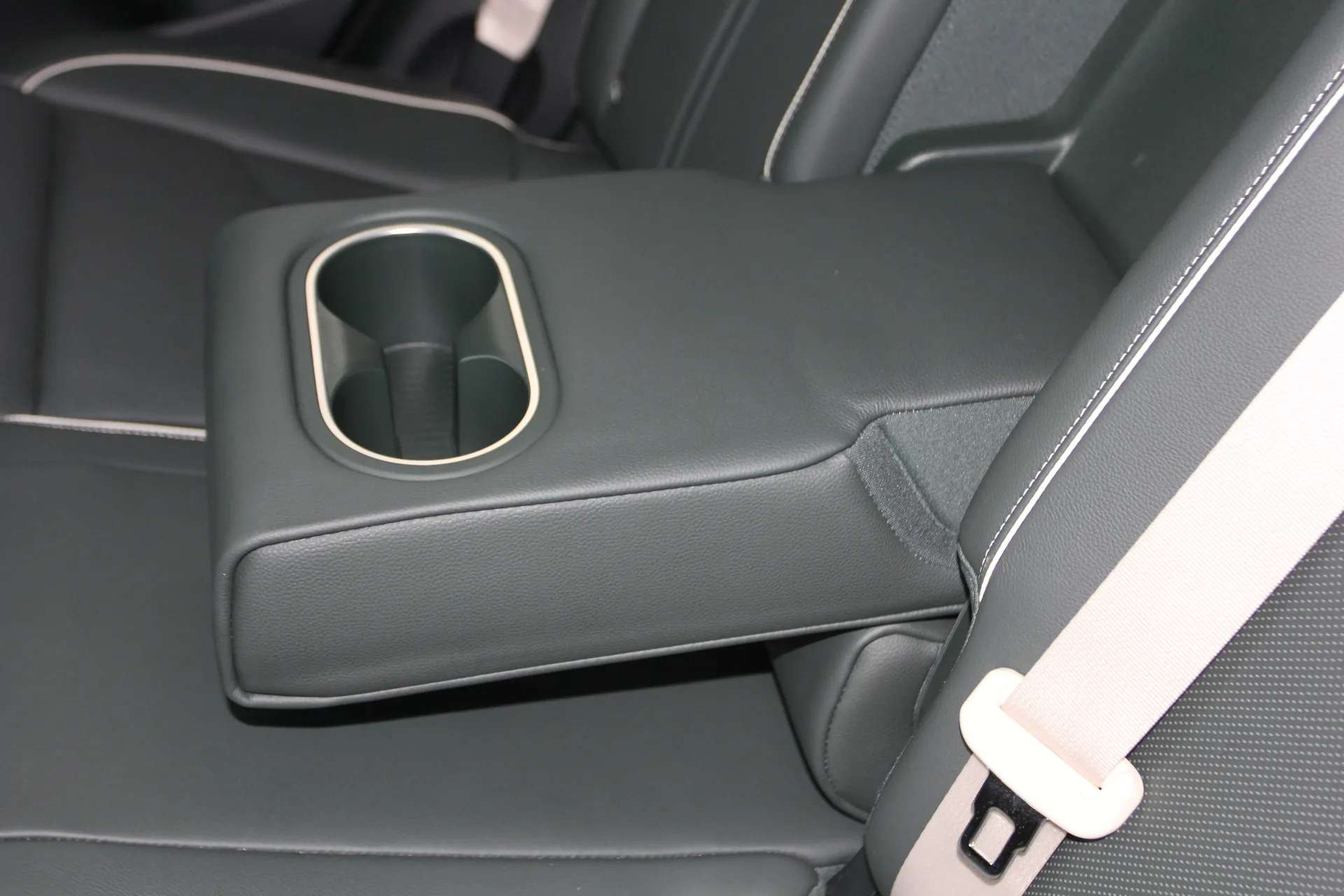 2022 GENESIS GV70 2022 GENESIS GV70