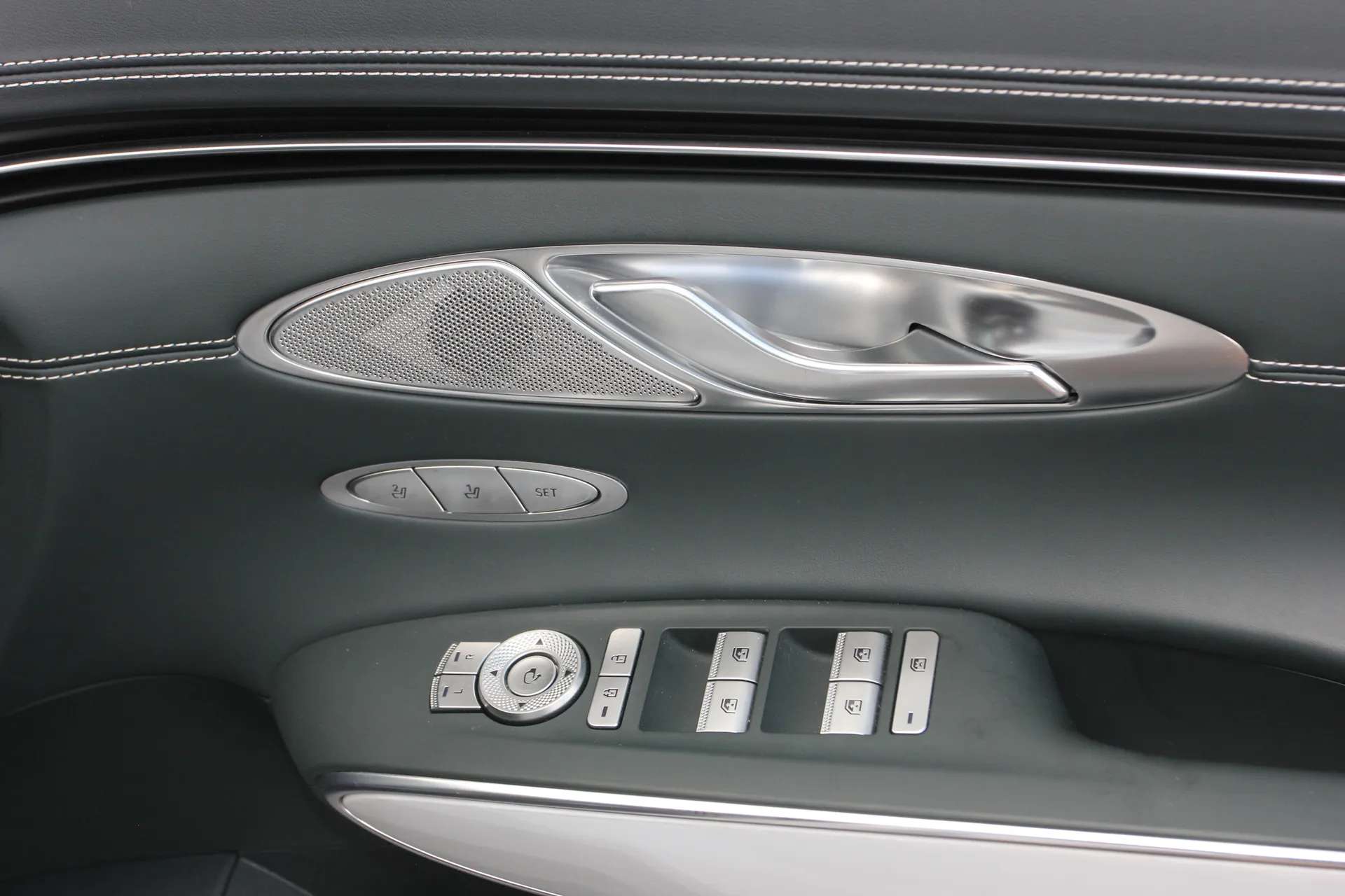 2022 GENESIS GV70 2022 GENESIS GV70