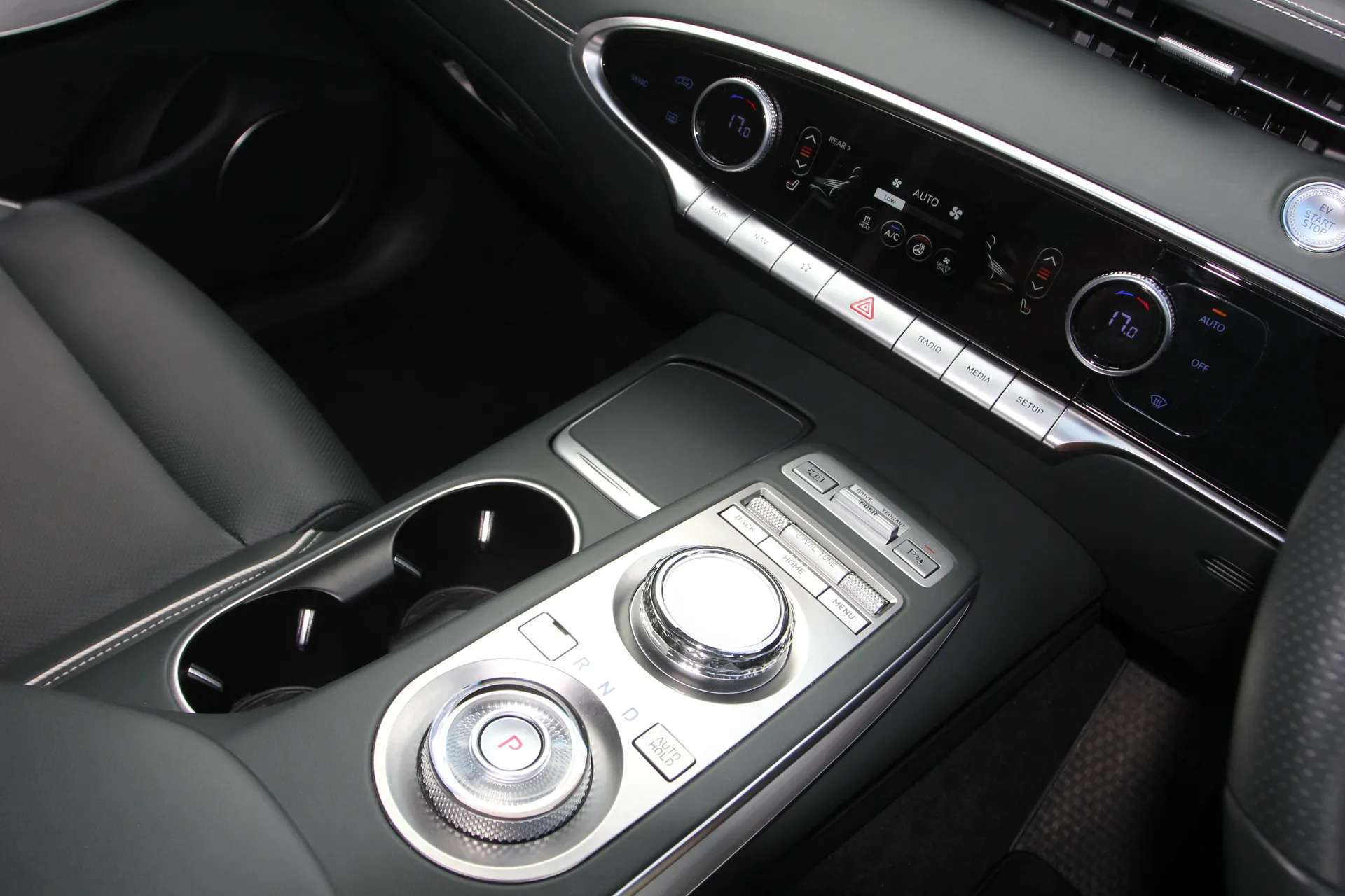 2022 GENESIS GV70 2022 GENESIS GV70