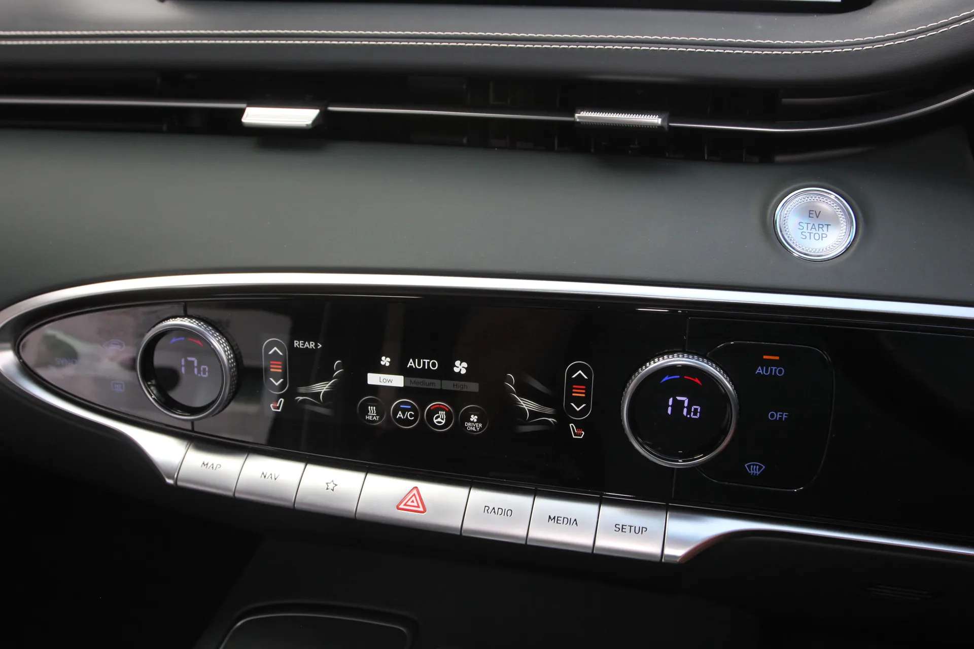 2022 GENESIS GV70 2022 GENESIS GV70