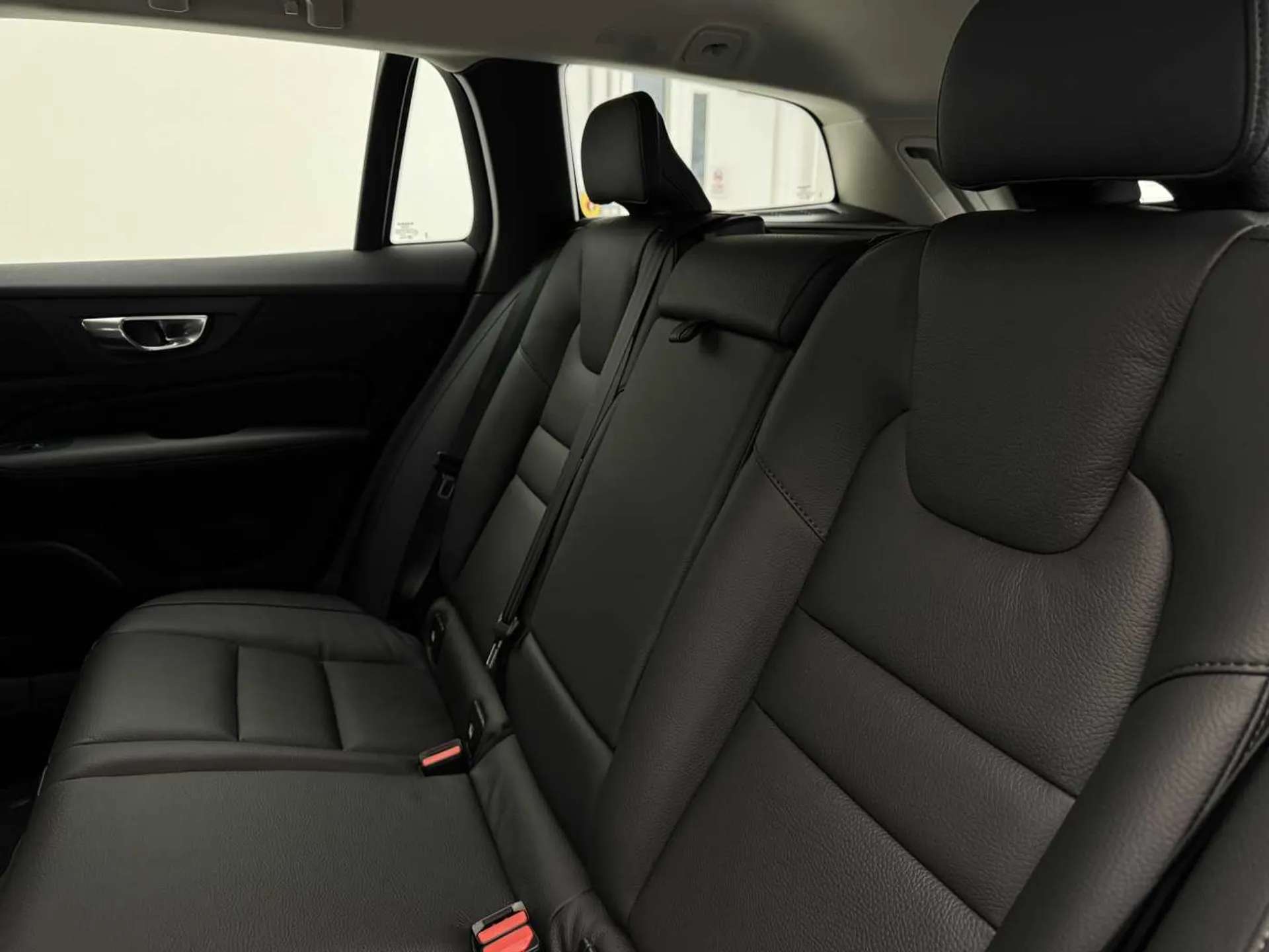2024 VOLVO V60 2024 VOLVO V60