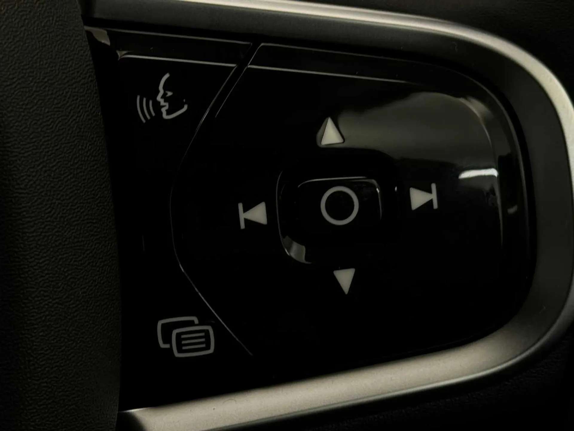 2024 VOLVO V60 2024 VOLVO V60