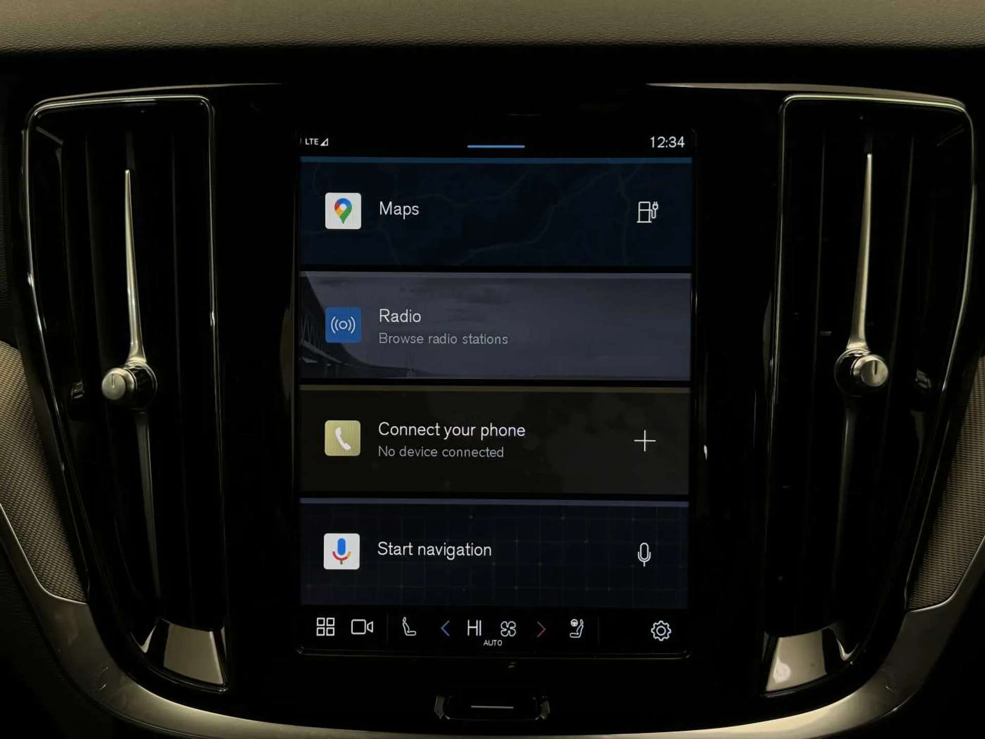 2024 VOLVO V60 2024 VOLVO V60