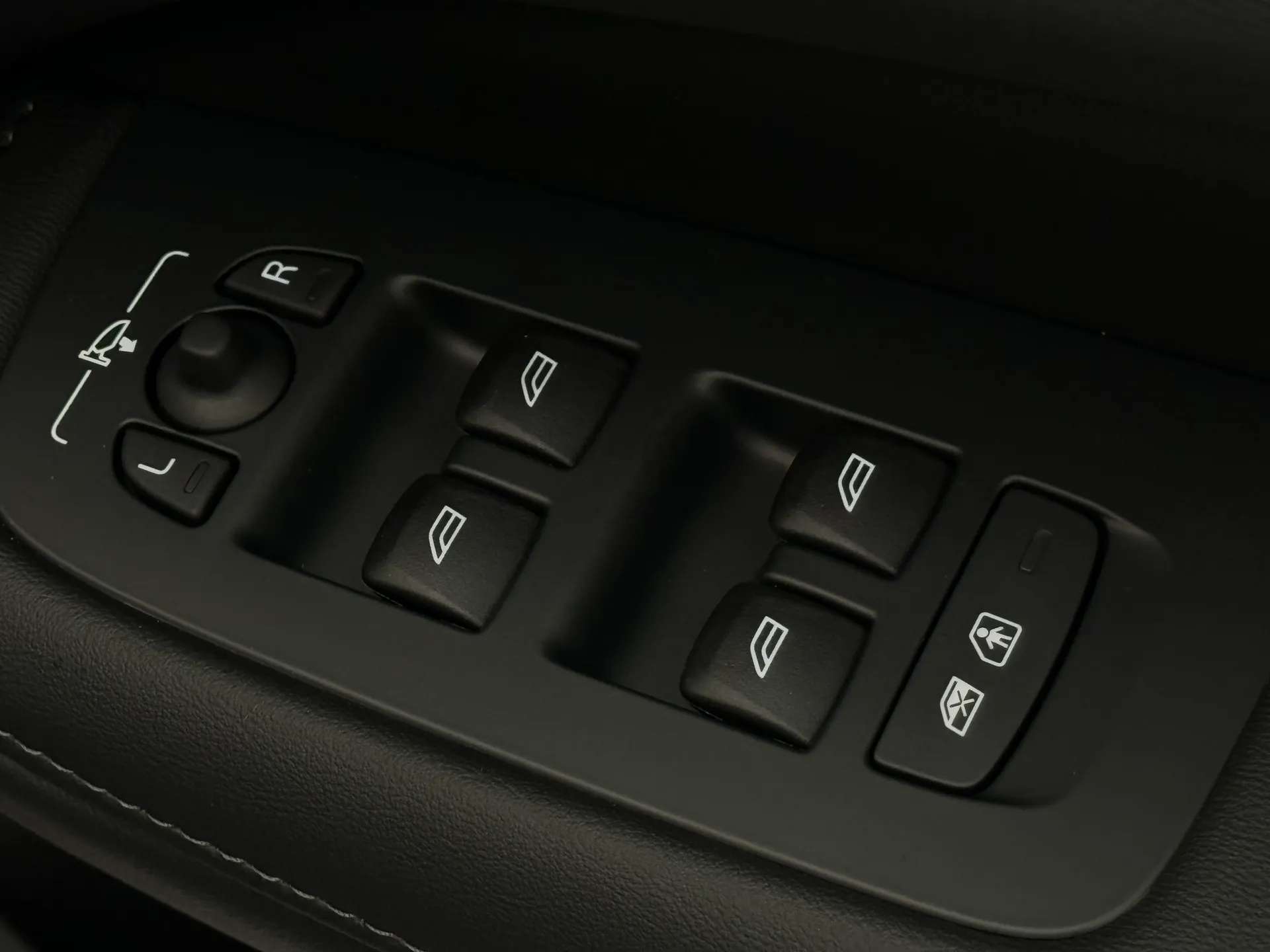 2024 VOLVO V60 2024 VOLVO V60