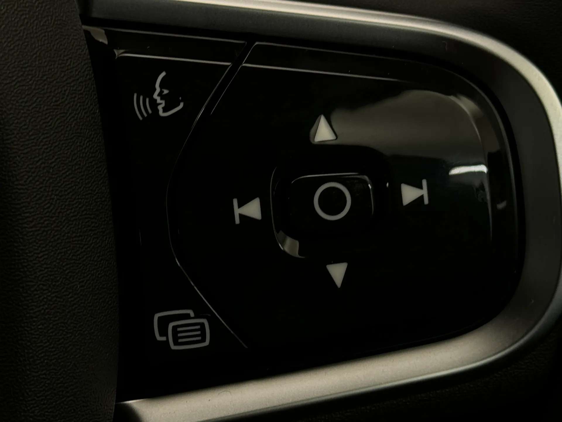 2024 VOLVO V60 2024 VOLVO V60