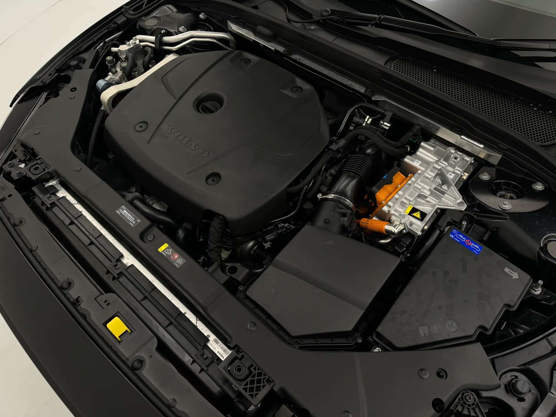 2024 VOLVO V60 2024 VOLVO V60