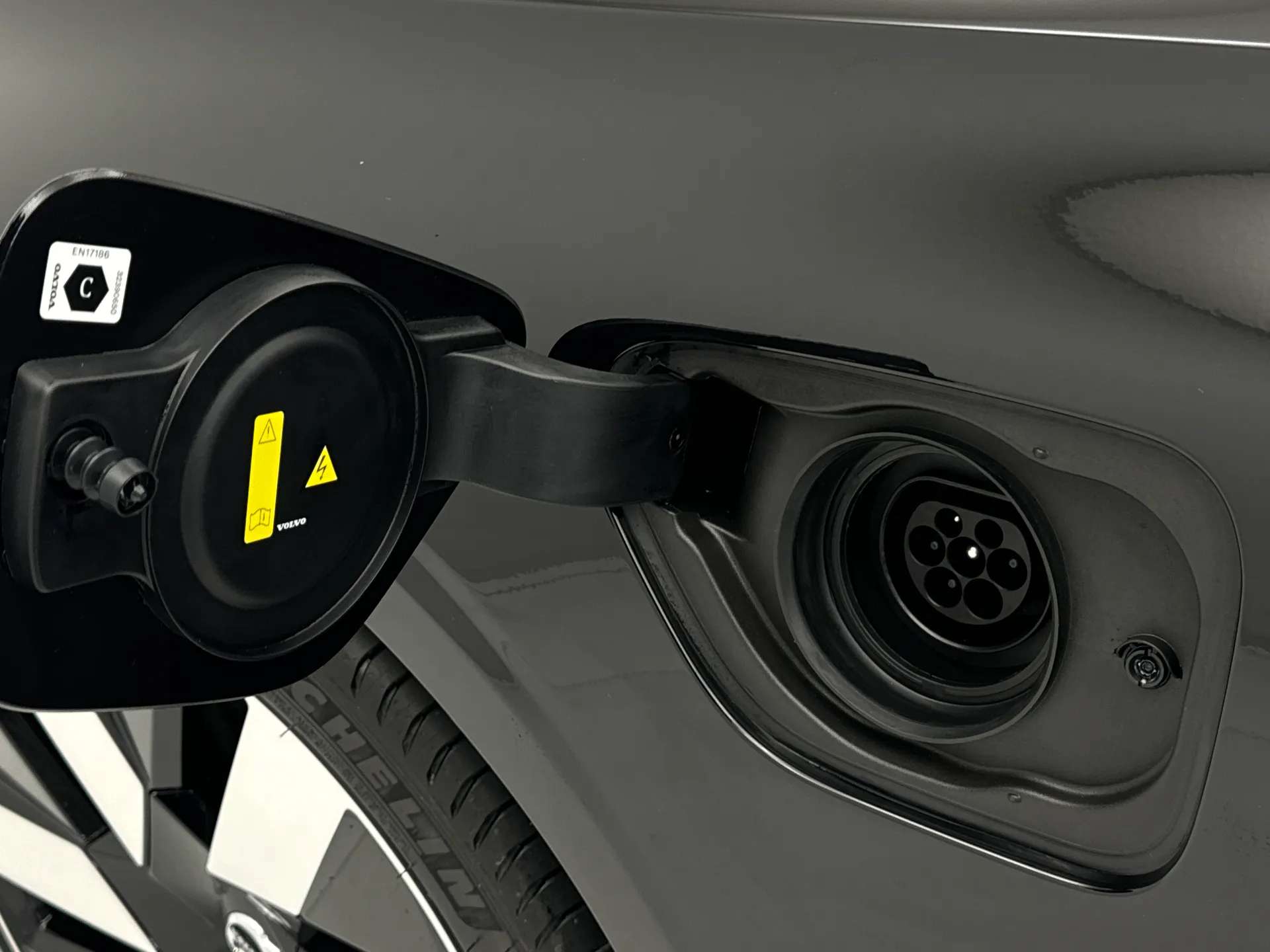 2024 VOLVO V60 2024 VOLVO V60