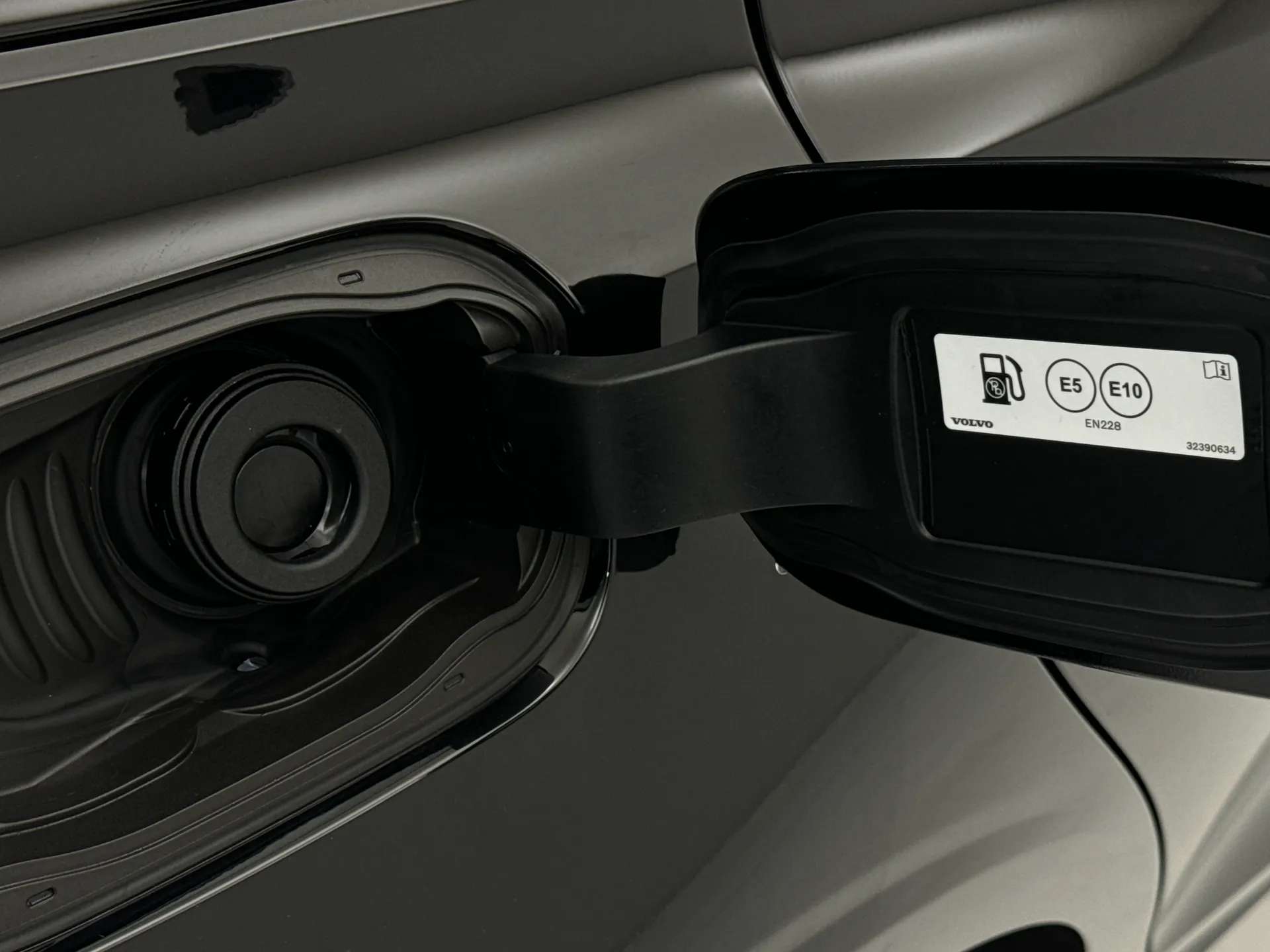 2024 VOLVO V60 2024 VOLVO V60