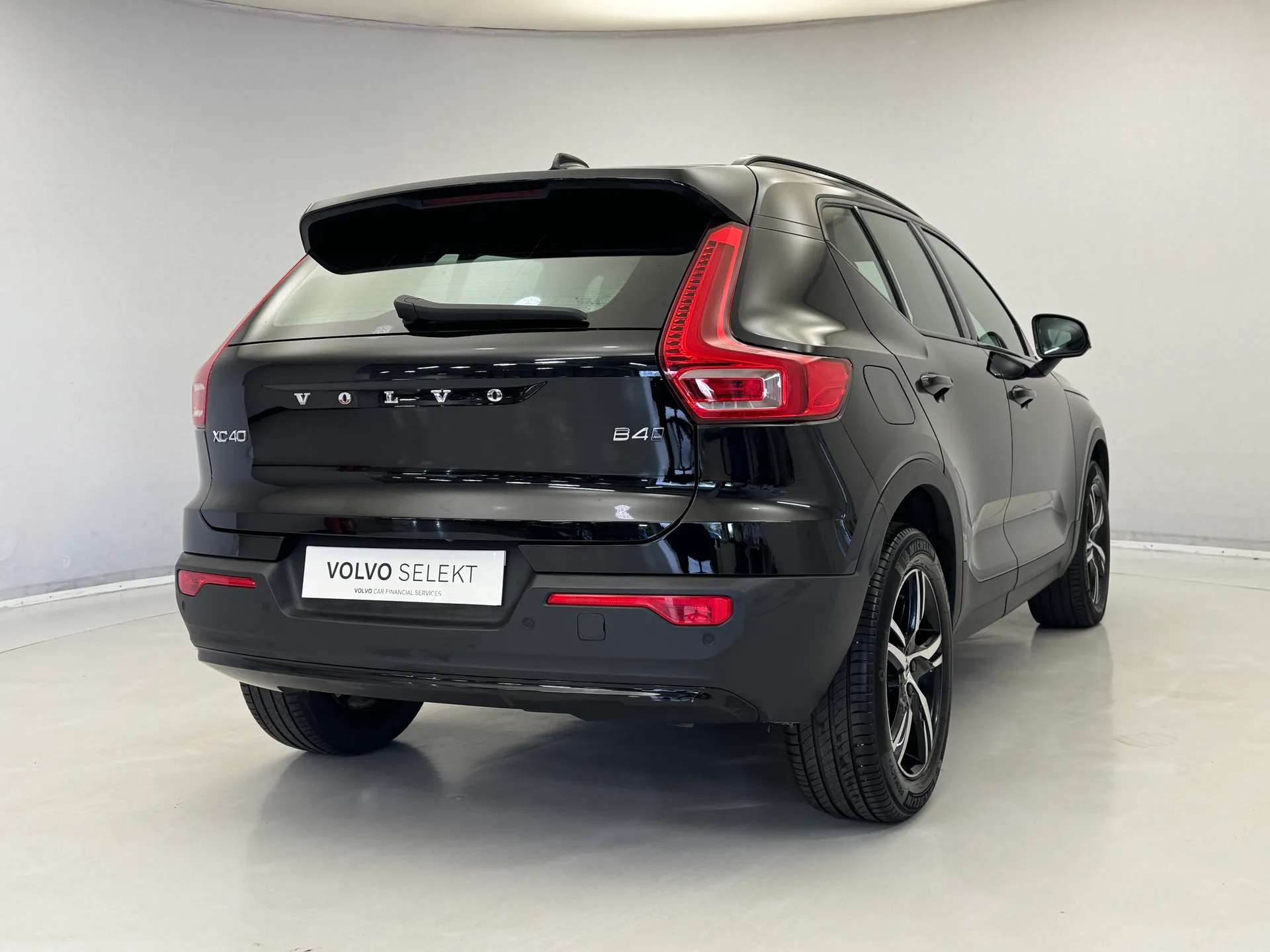 2022 VOLVO XC40 2022 VOLVO XC40