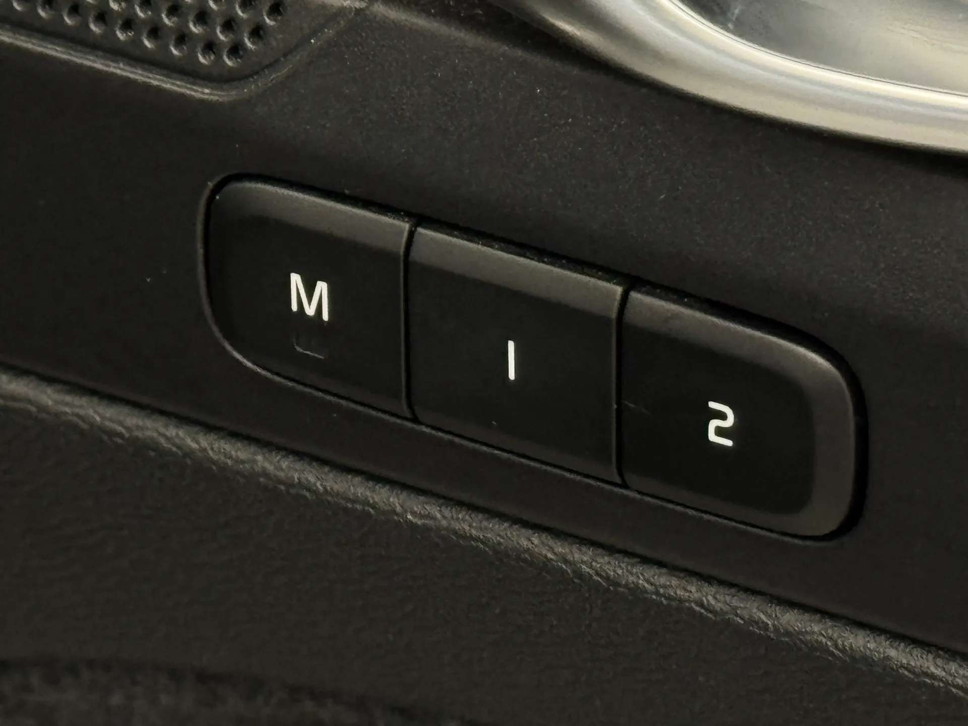 2022 VOLVO XC40 2022 VOLVO XC40