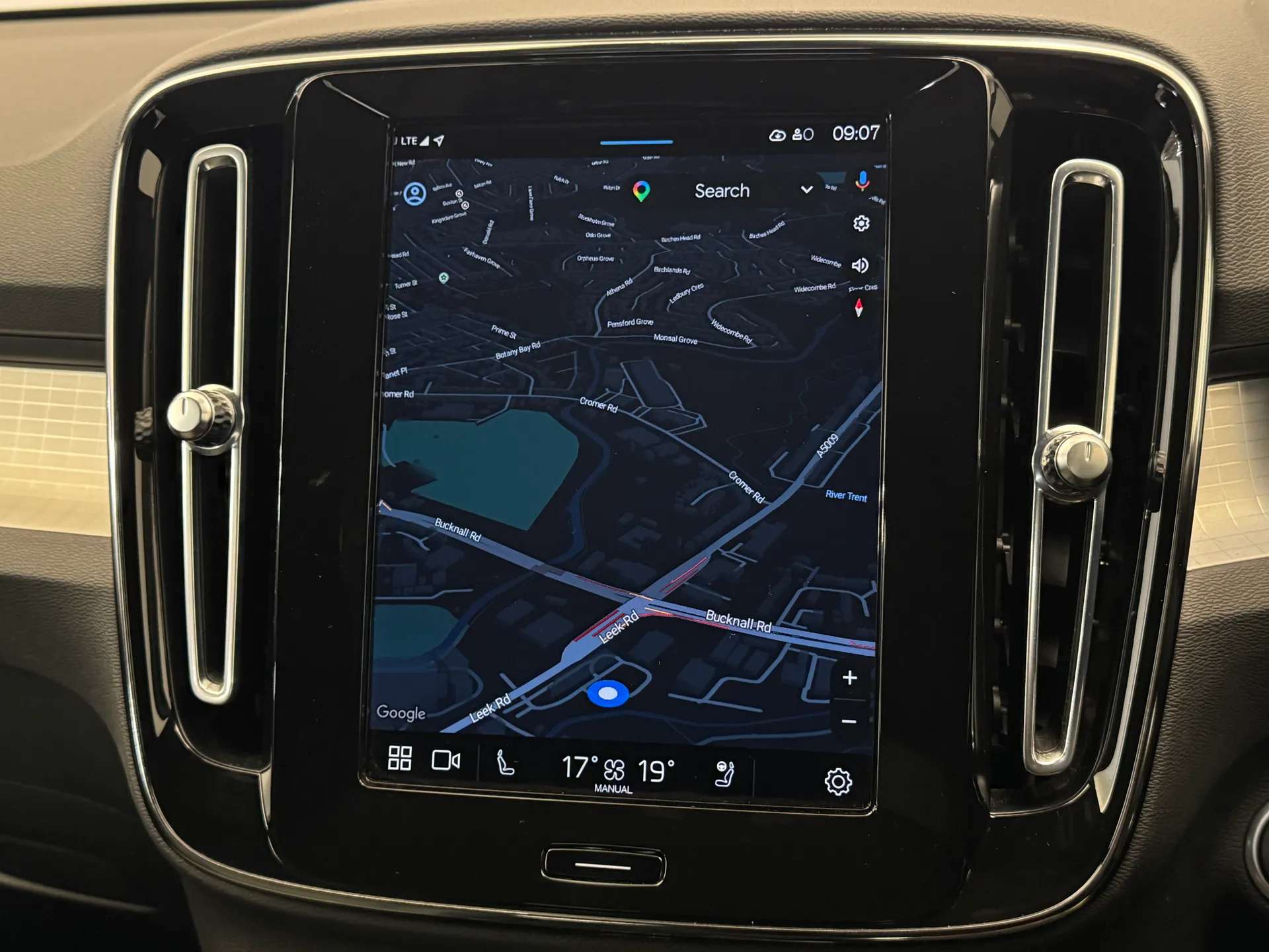 2022 VOLVO XC40 2022 VOLVO XC40