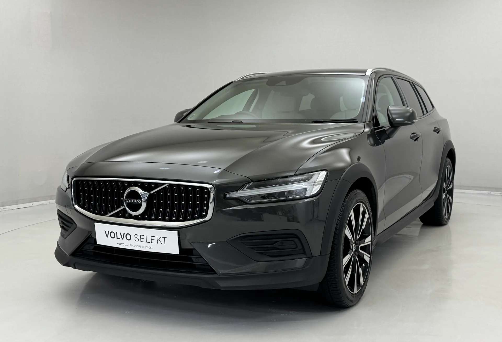 2021 VOLVO V60 2021 VOLVO V60