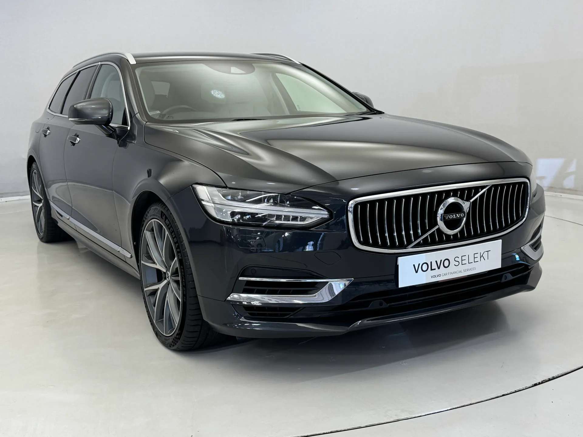 2020 VOLVO V90 2020 VOLVO V90